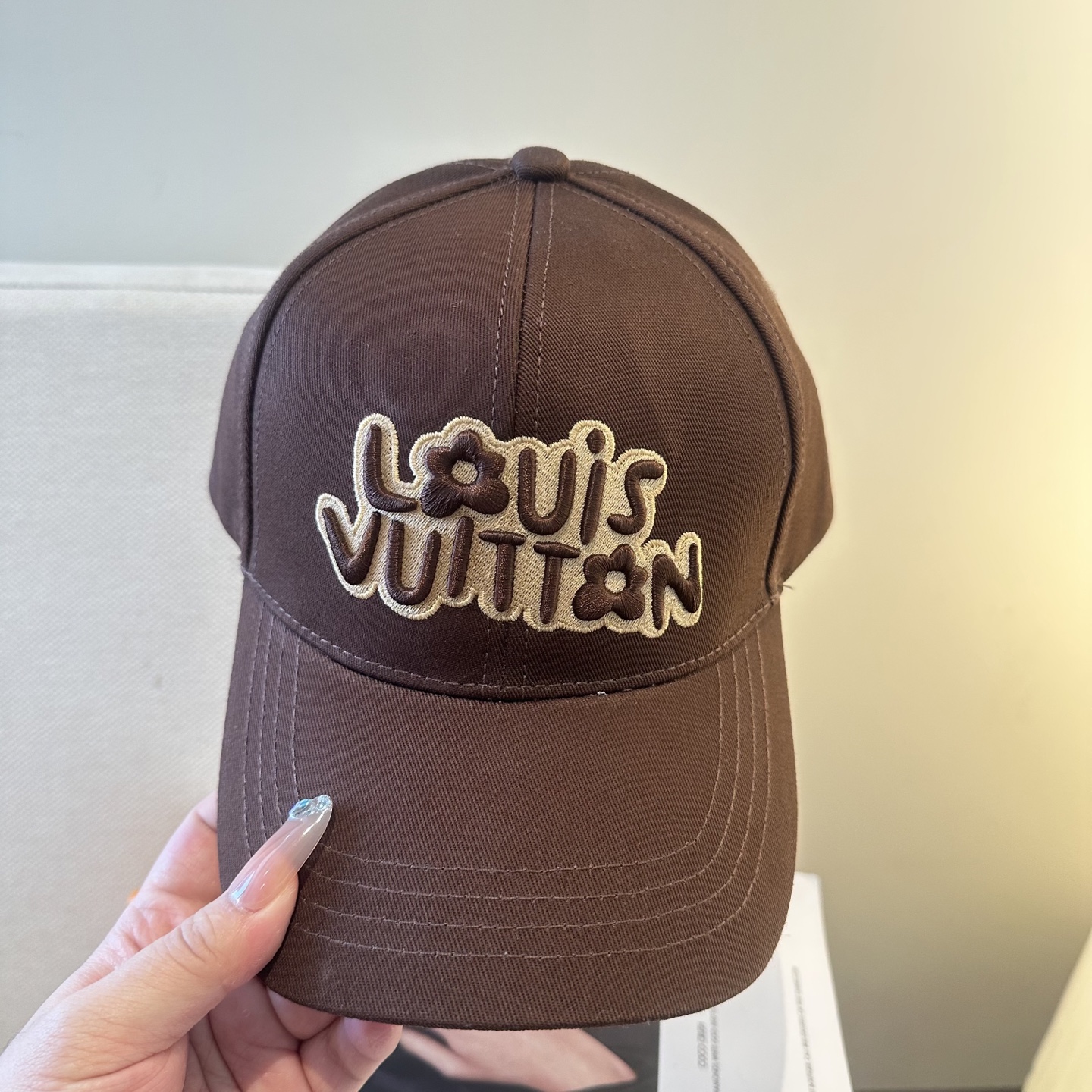 🧢路易威登棒球帽 LouisVuitton😍新款LV棒球帽，重工打造♥️高端大气，百搭款🤗男女通用！