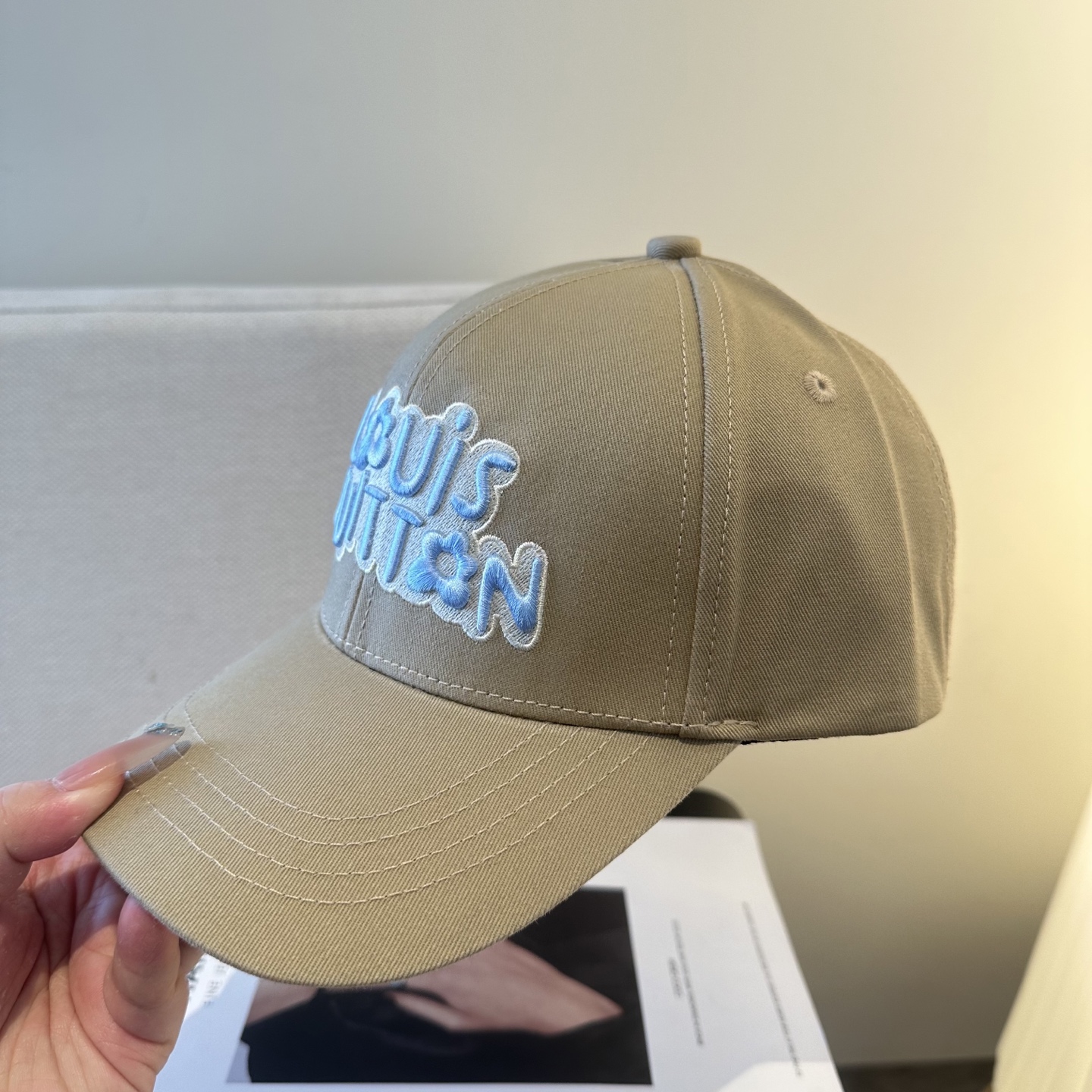 🧢路易威登棒球帽 LouisVuitton😍新款LV棒球帽，重工打造♥️高端大气，百搭款🤗男女通用！