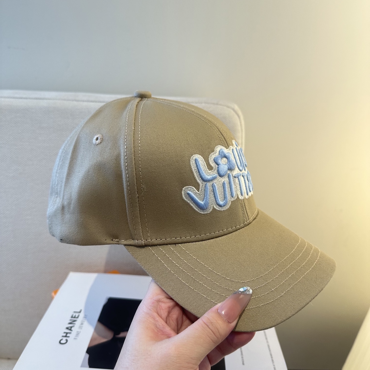 🧢路易威登棒球帽 LouisVuitton😍新款LV棒球帽，重工打造♥️高端大气，百搭款🤗男女通用！