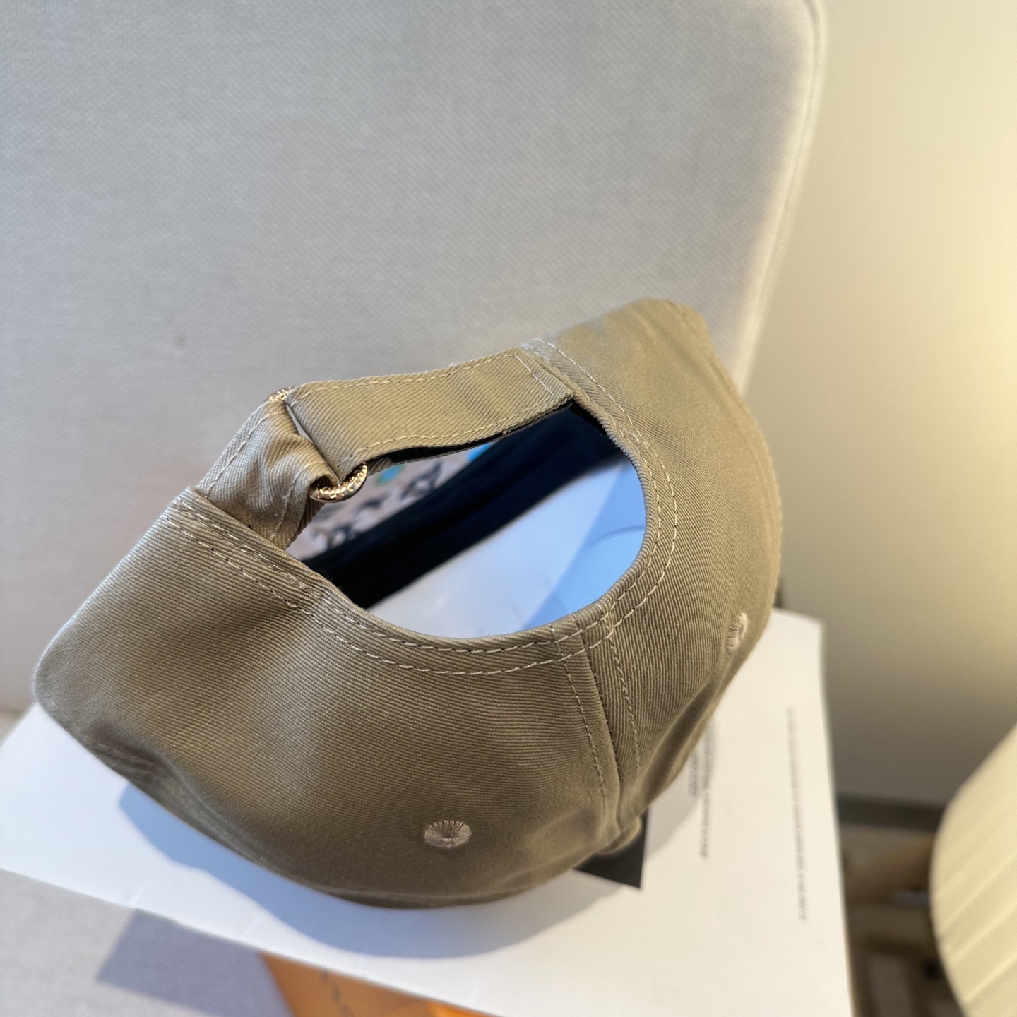 🧢路易威登棒球帽 LouisVuitton😍新款LV棒球帽，重工打造♥️高端大气，百搭款🤗男女通用！