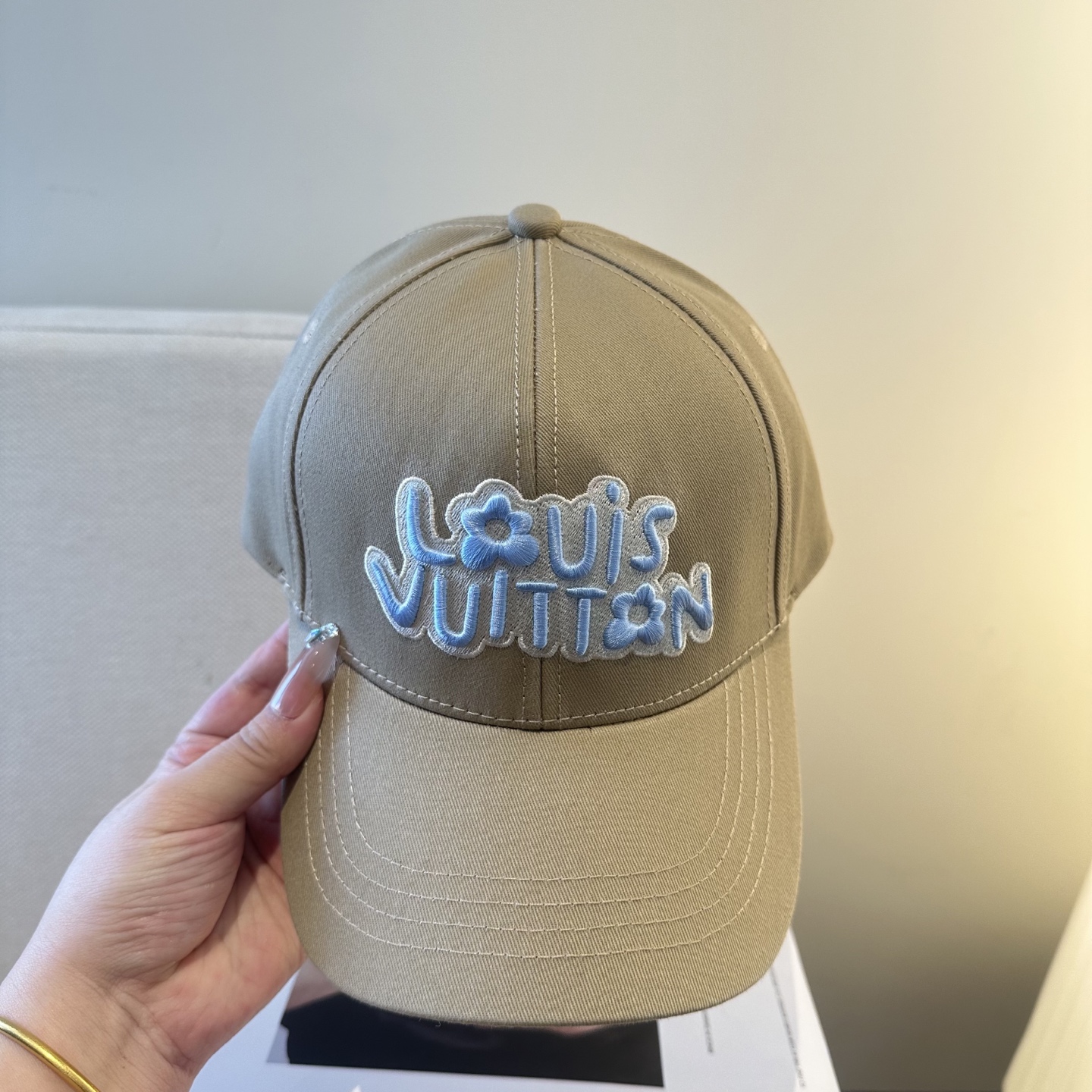 🧢路易威登棒球帽 LouisVuitton😍新款LV棒球帽，重工打造♥️高端大气，百搭款🤗男女通用！