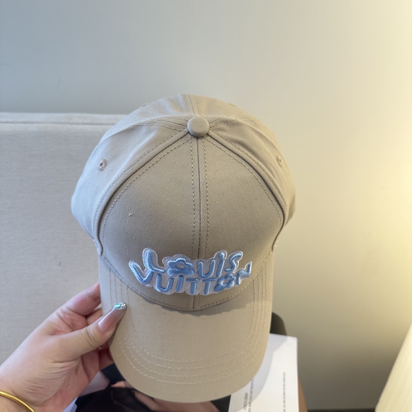 🧢路易威登棒球帽 LouisVuitton😍新款LV棒球帽，重工打造♥️高端大气，百搭款🤗男女通用！