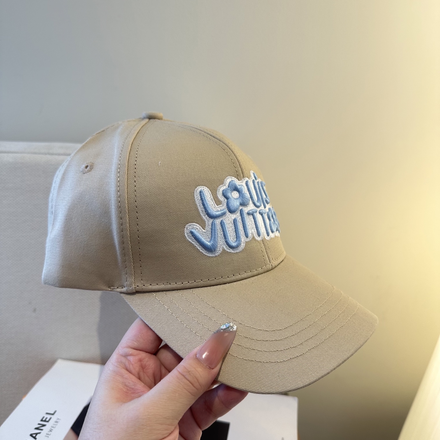 🧢路易威登棒球帽 LouisVuitton😍新款LV棒球帽，重工打造♥️高端大气，百搭款🤗男女通用！