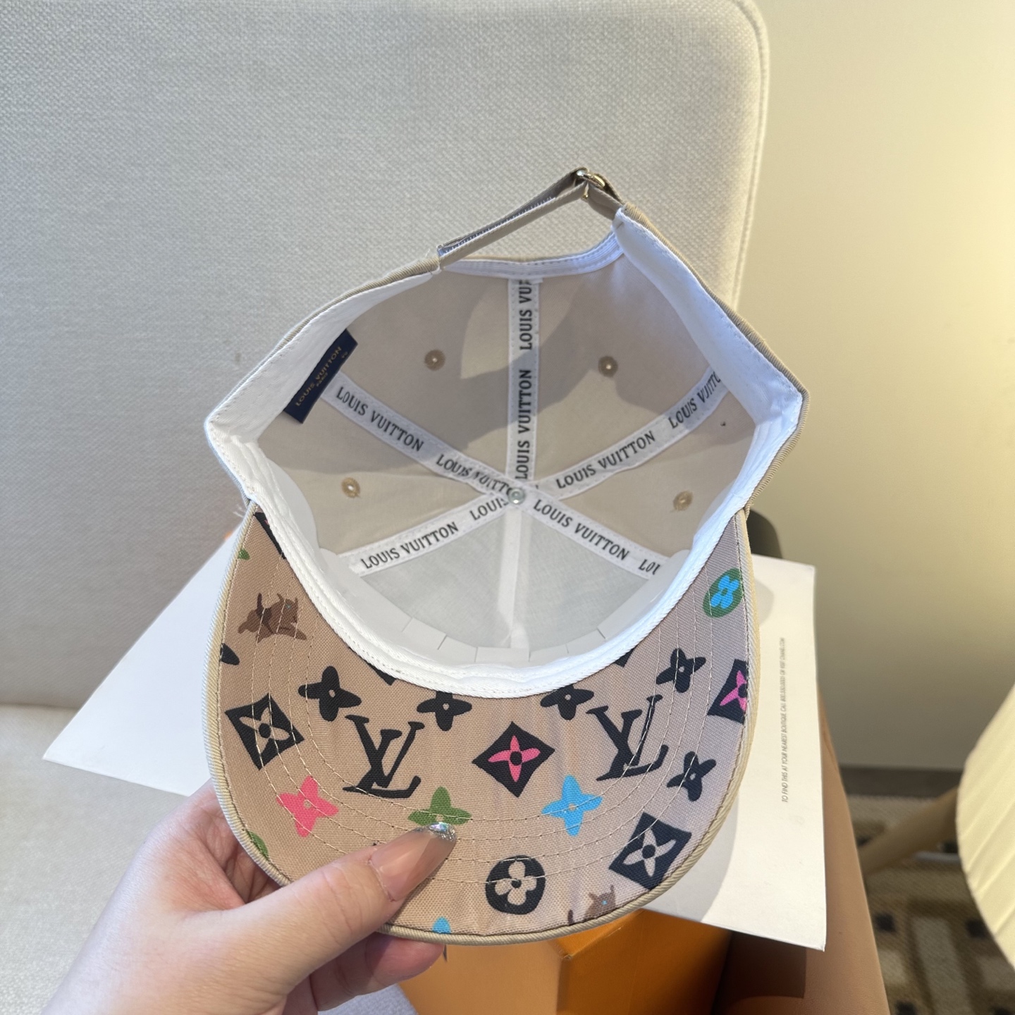 🧢路易威登棒球帽 LouisVuitton😍新款LV棒球帽，重工打造♥️高端大气，百搭款🤗男女通用！