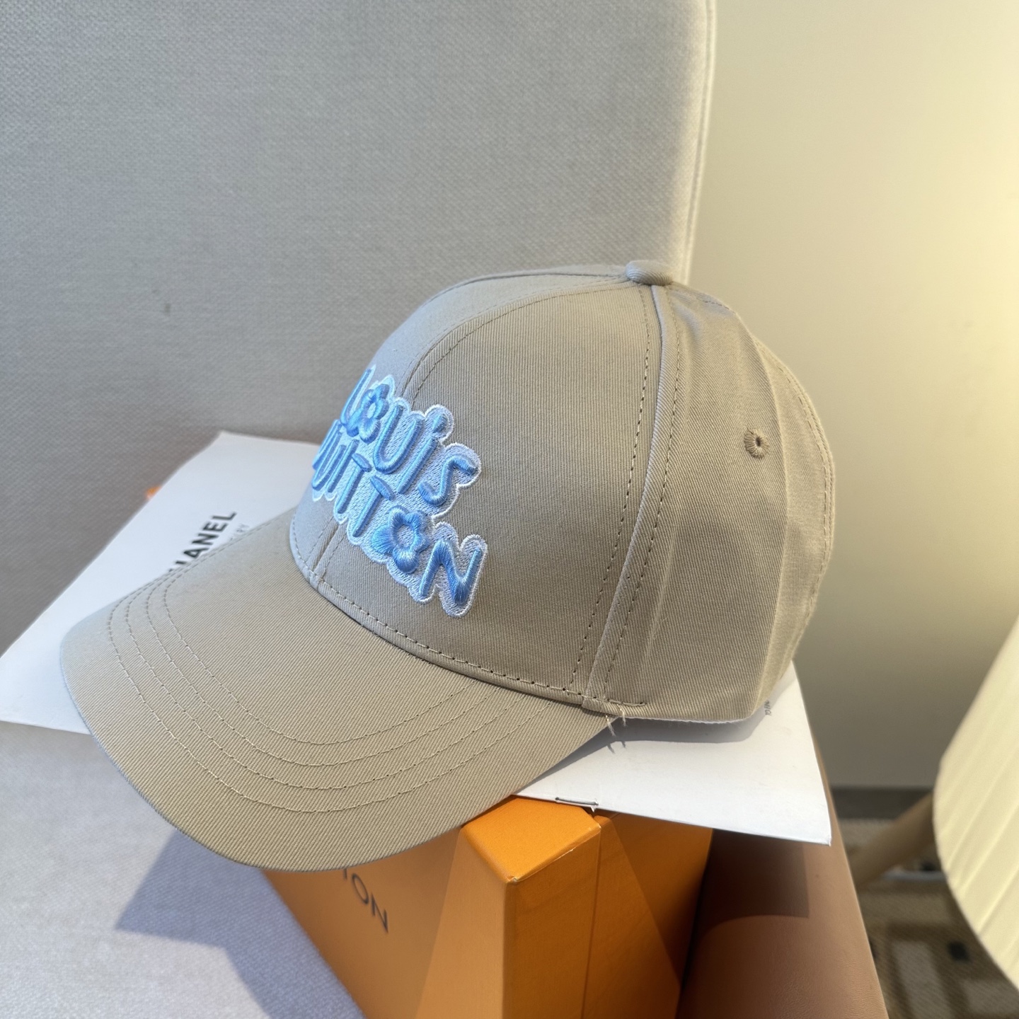 🧢路易威登棒球帽 LouisVuitton😍新款LV棒球帽，重工打造♥️高端大气，百搭款🤗男女通用！