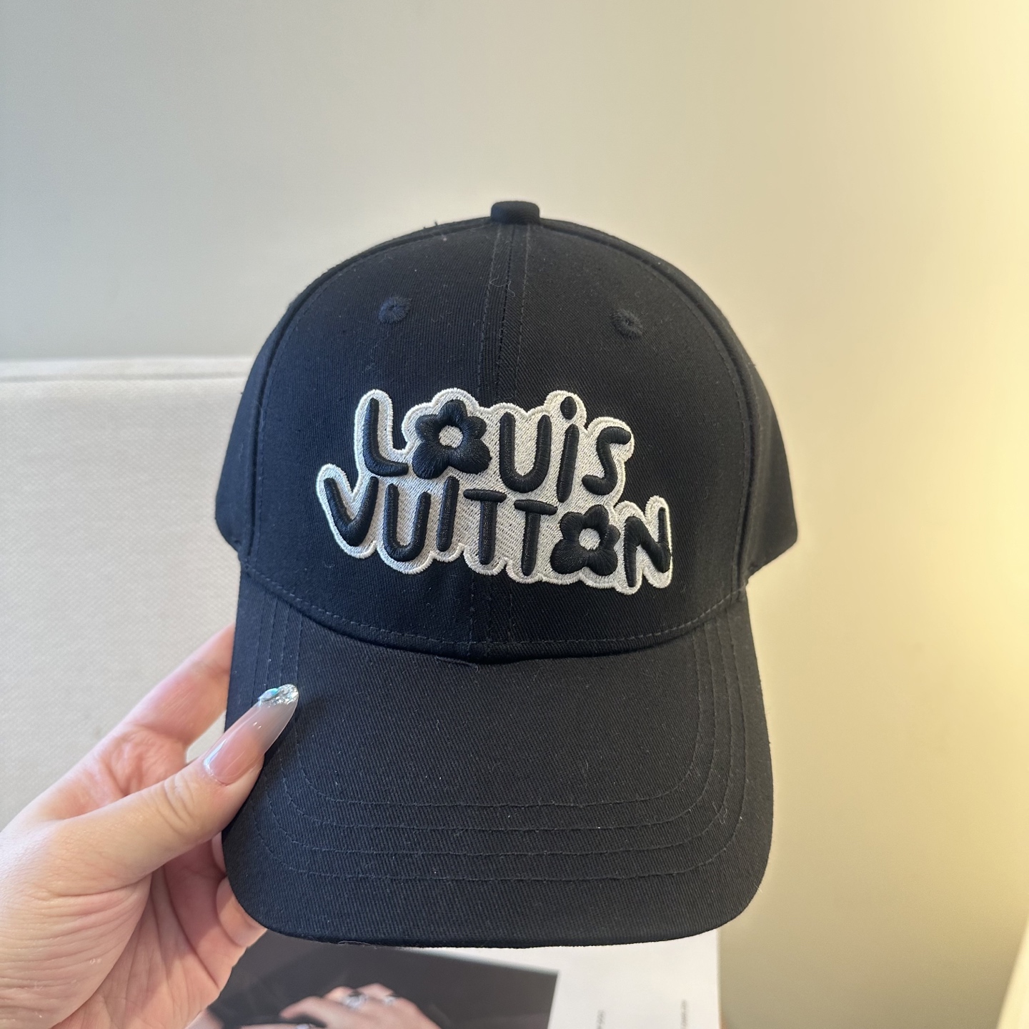 🧢路易威登棒球帽 LouisVuitton😍新款LV棒球帽，重工打造♥️高端大气，百搭款🤗男女通用！