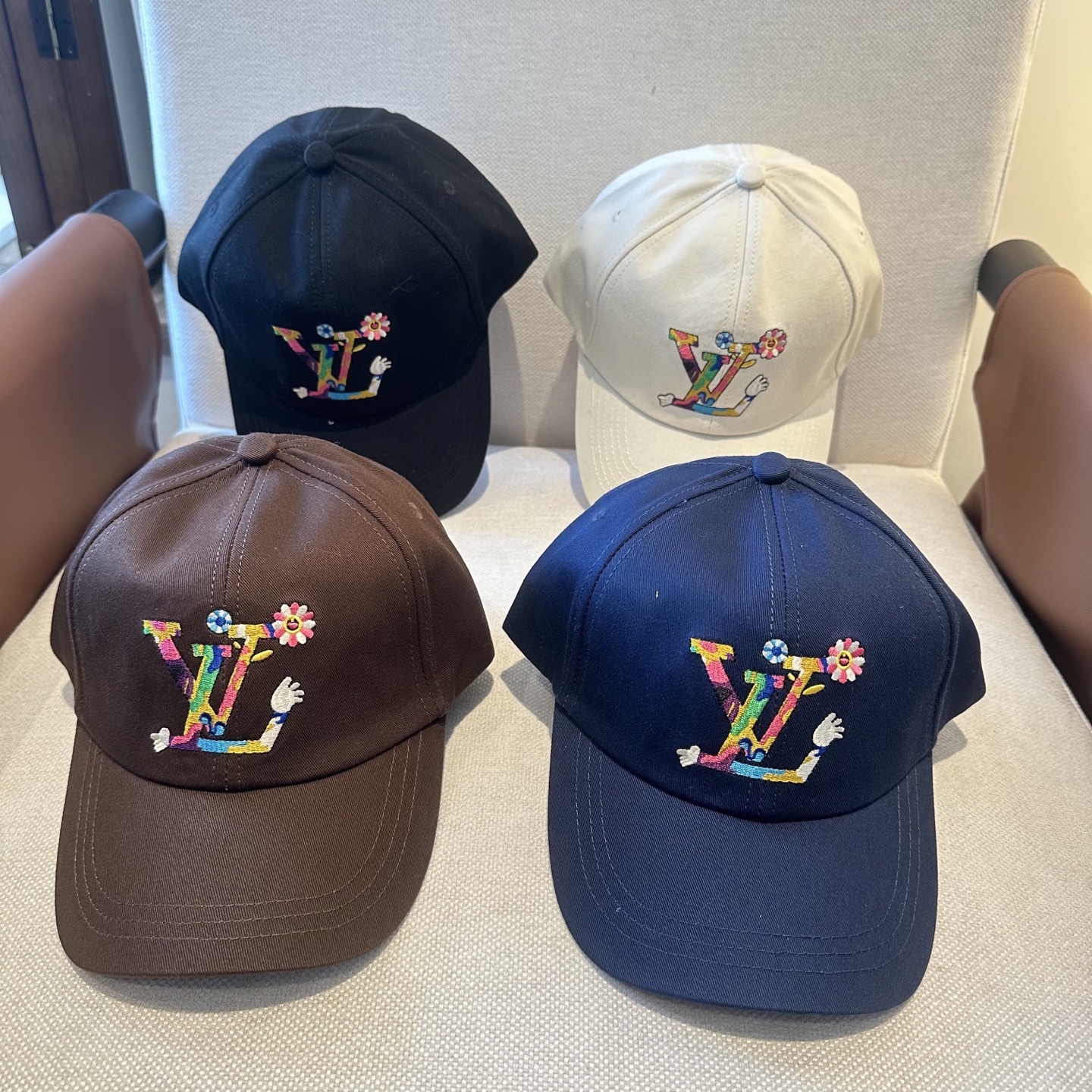 Louis Vuitton LouisVuitton 新款LV棒球帽，重工打造 高端 ，百搭款