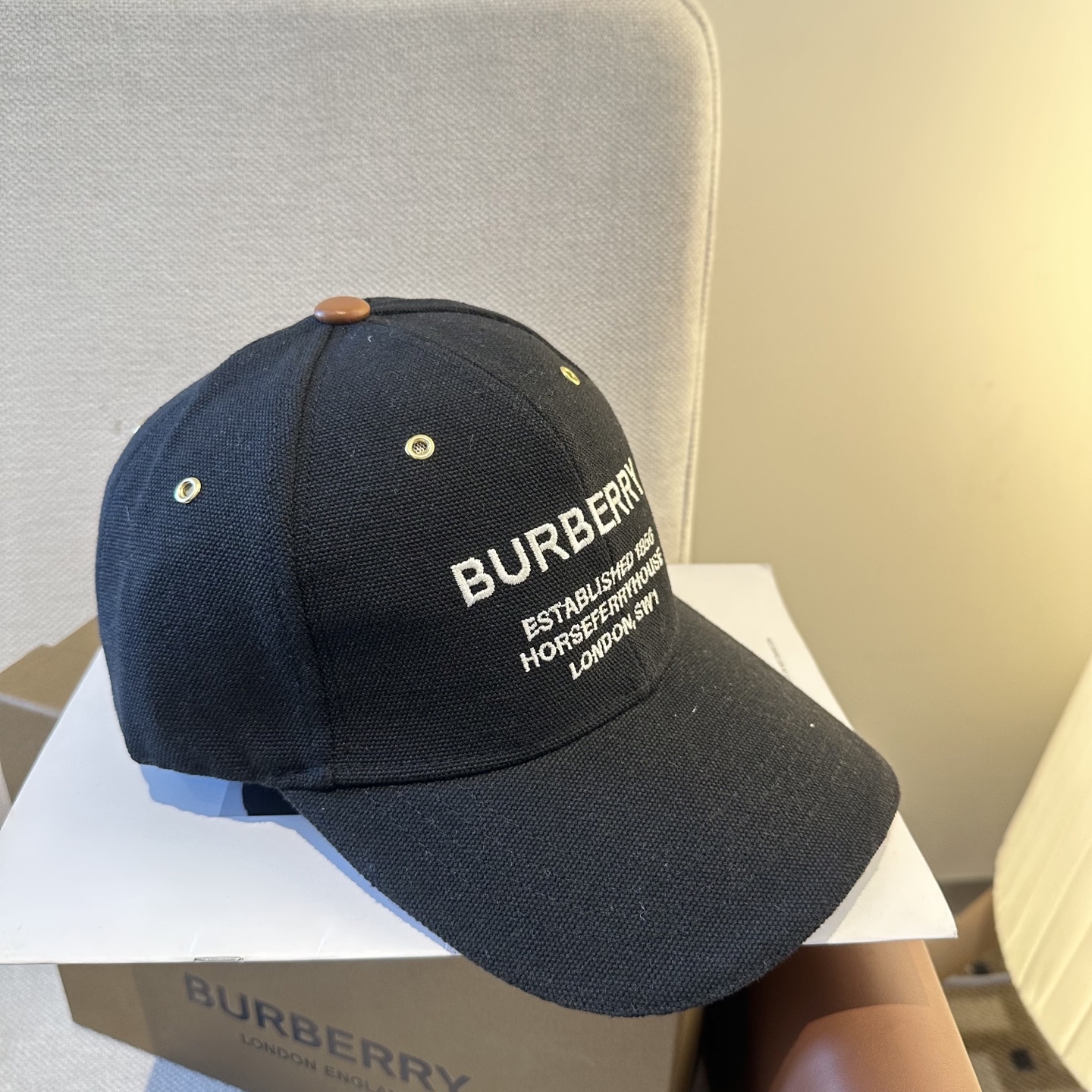 Burberry 巴宝莉BURBERRY 上线 韩版新款英伦风定制款1:1 男女通用棒球帽 美邦工艺 高版品质质量