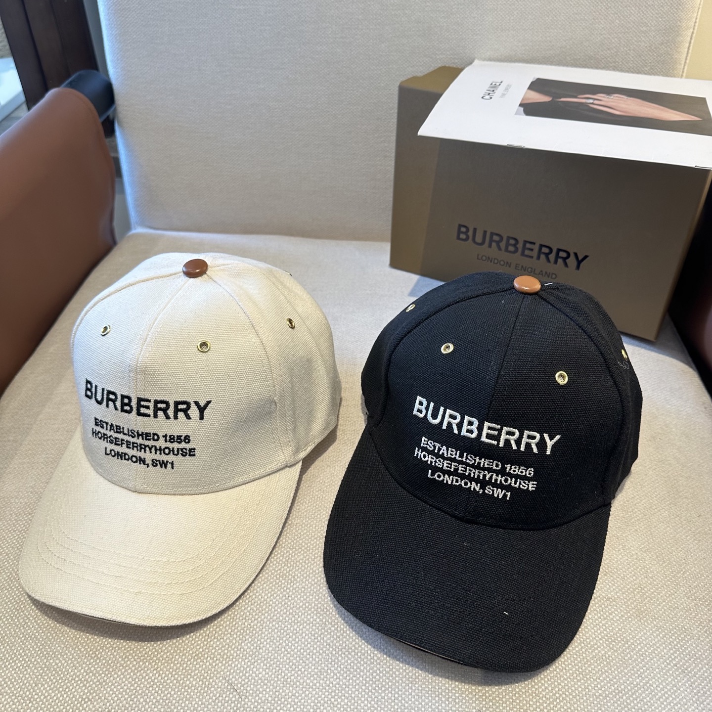 Burberry 巴宝莉BURBERRY 上线 韩版新款英伦风定制款1:1 男女通用棒球帽 美邦工艺 高版品质质量