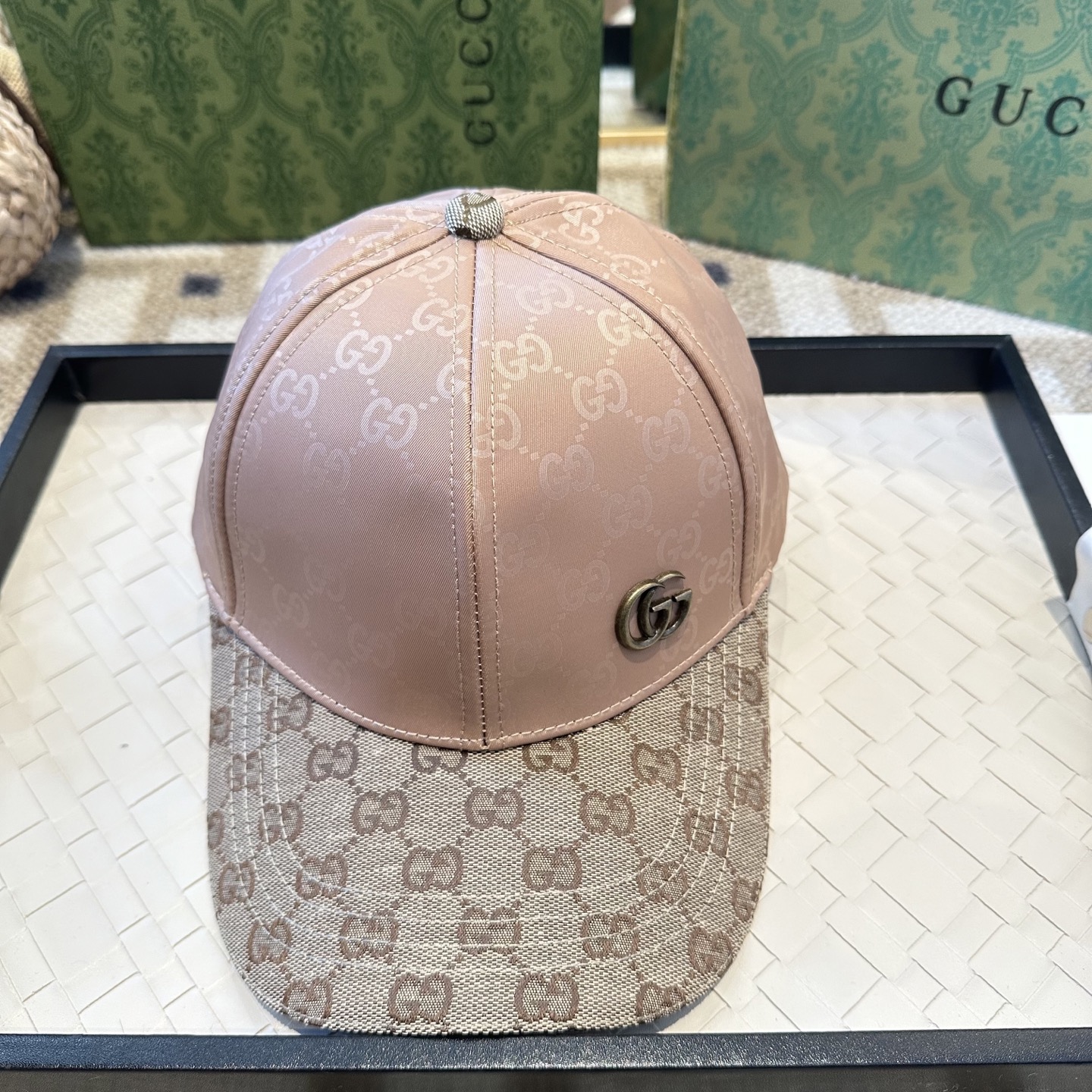 Gucci GUCCI古奇棒球帽 2026新款 工艺非常精美 高档 上档次 低调奢华，方便携带