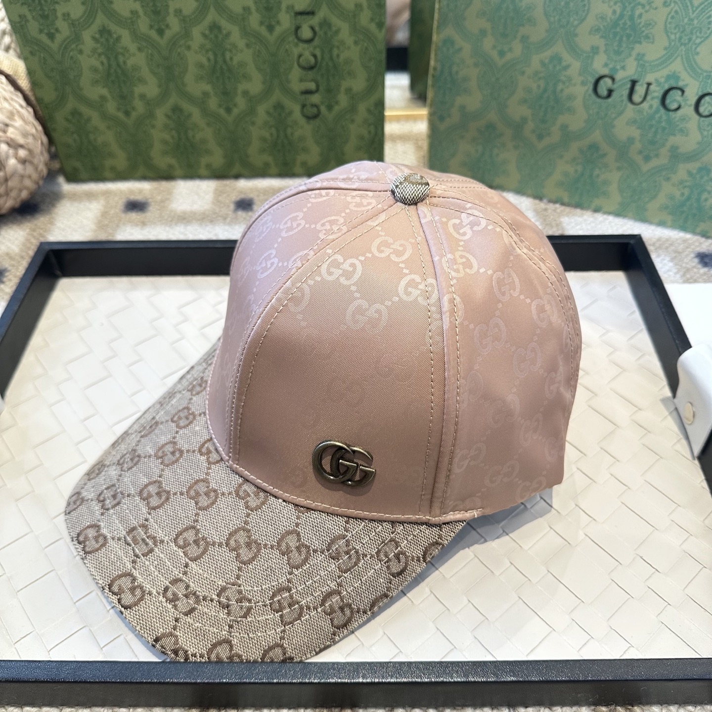 Gucci GUCCI古奇棒球帽 2026新款 工艺非常精美 高档 上档次 低调奢华，方便携带