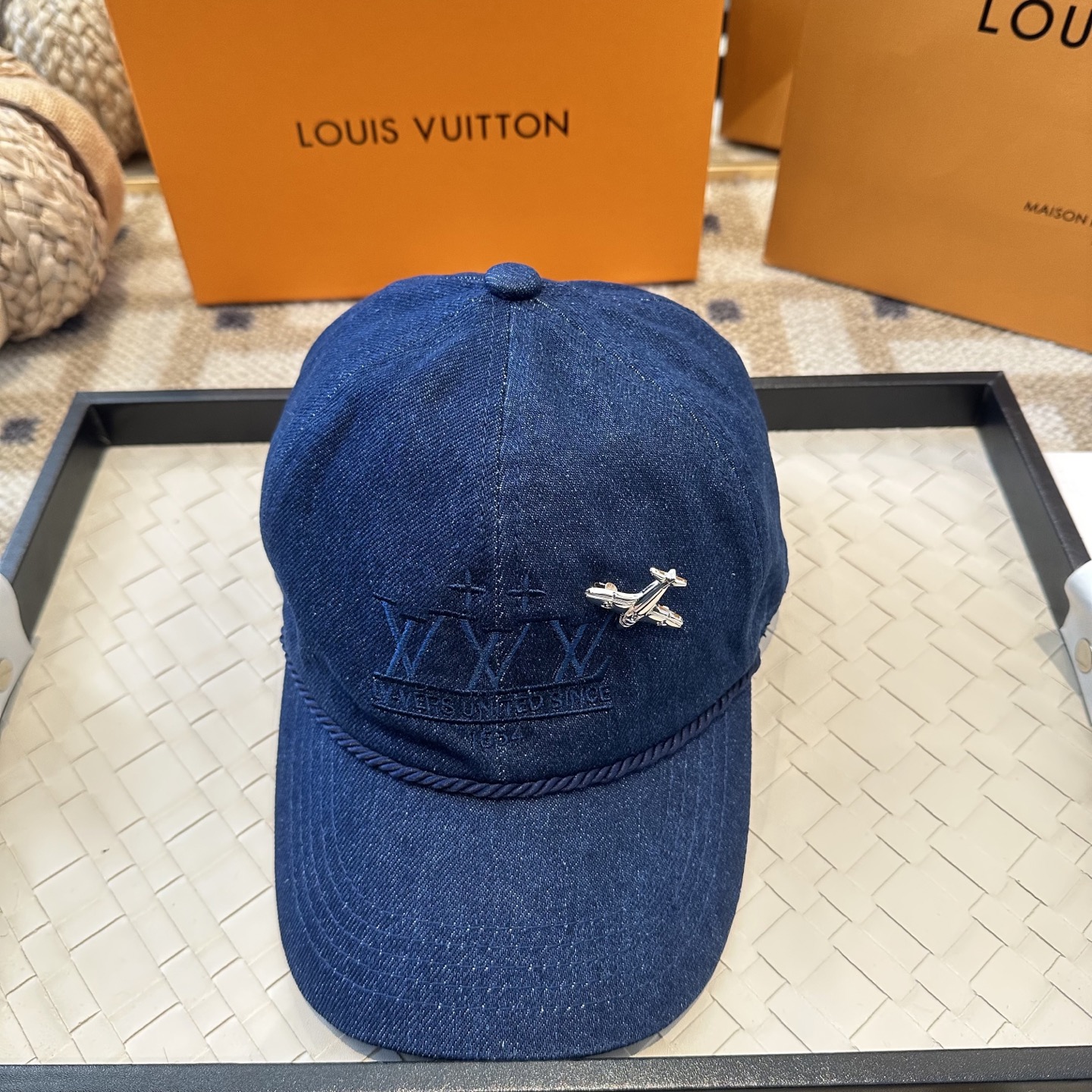 🧢路易威登棒球帽 LouisVuitton😍新款LV棒球帽，重工打造♥️高端大气，百搭款🤗男女通用！