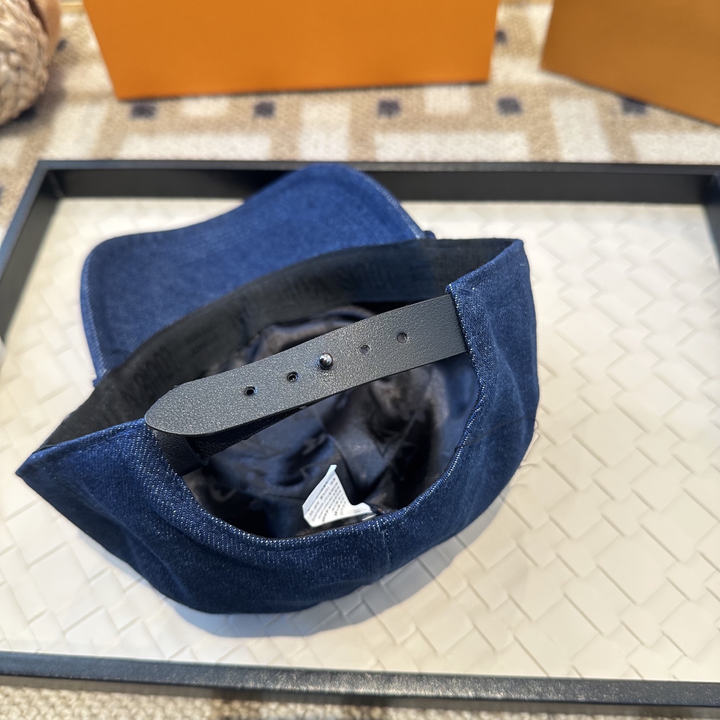 🧢路易威登棒球帽 LouisVuitton😍新款LV棒球帽，重工打造♥️高端大气，百搭款🤗男女通用！