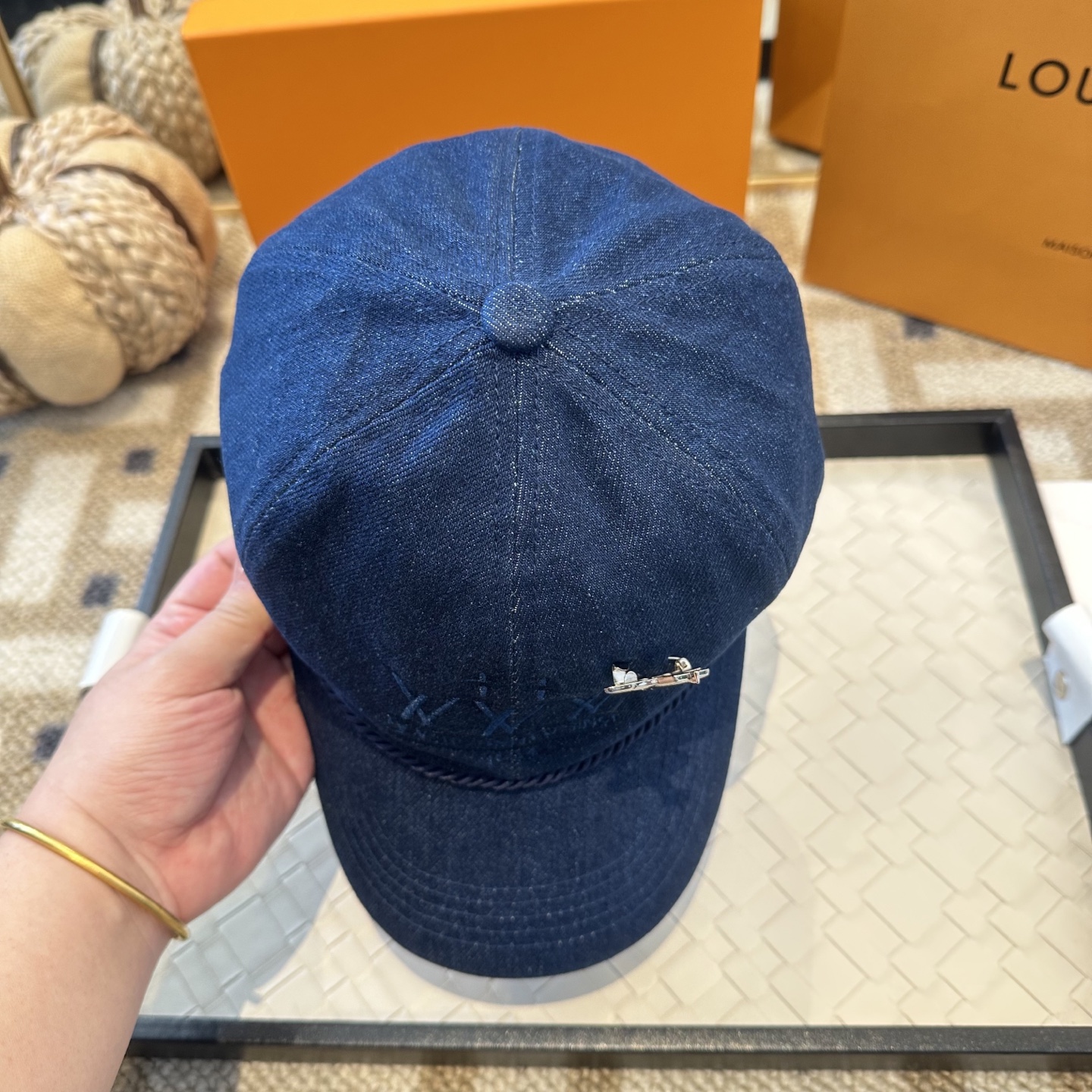 🧢路易威登棒球帽 LouisVuitton😍新款LV棒球帽，重工打造♥️高端大气，百搭款🤗男女通用！