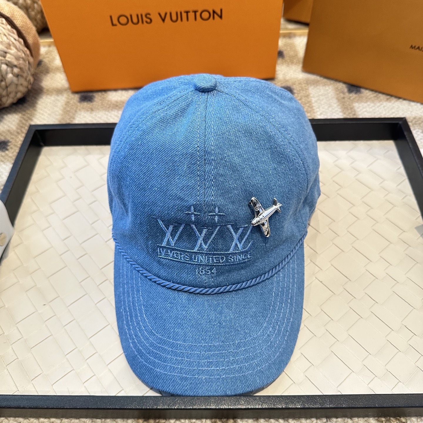🧢路易威登棒球帽 LouisVuitton😍新款LV棒球帽，重工打造♥️高端大气，百搭款🤗男女通用！