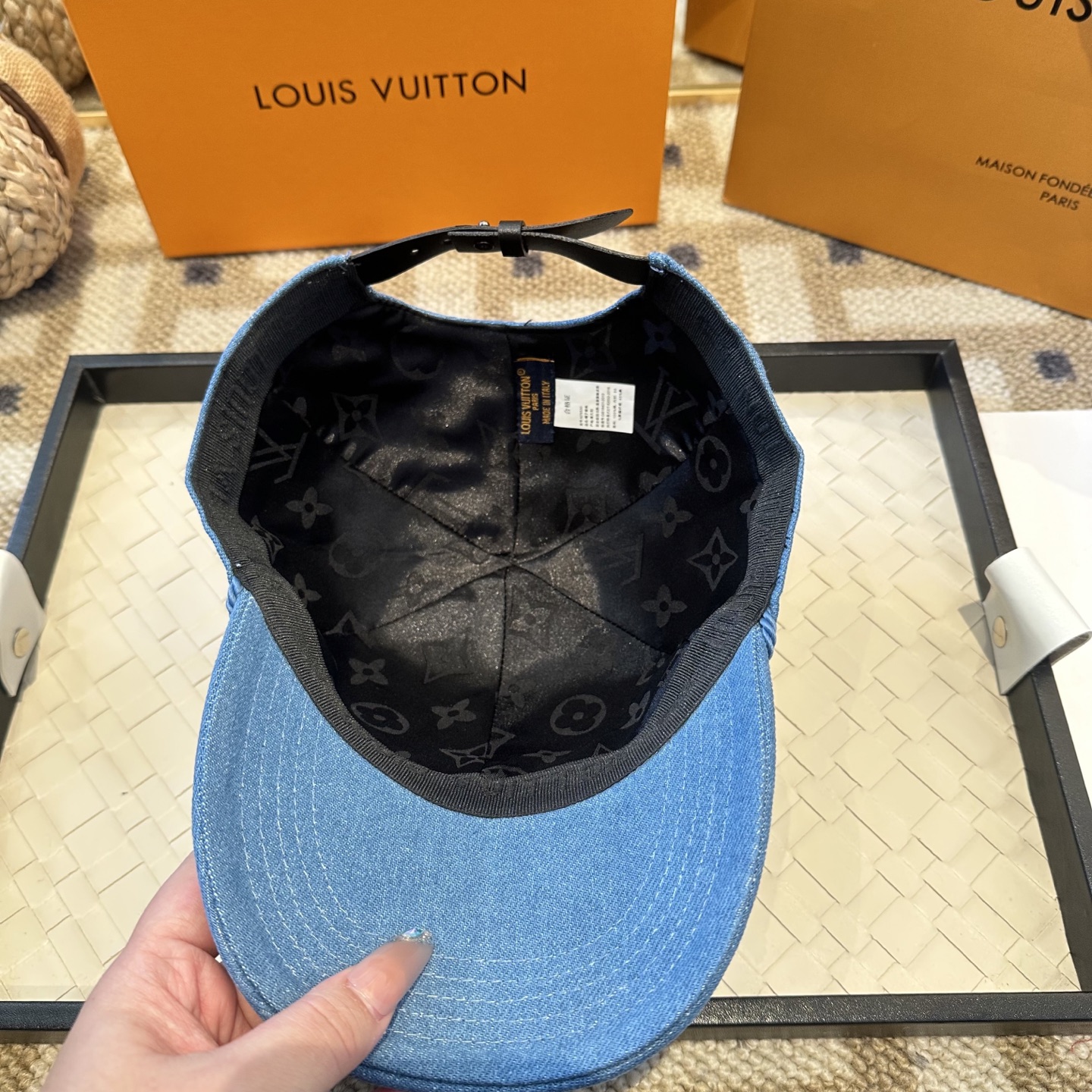 🧢路易威登棒球帽 LouisVuitton😍新款LV棒球帽，重工打造♥️高端大气，百搭款🤗男女通用！