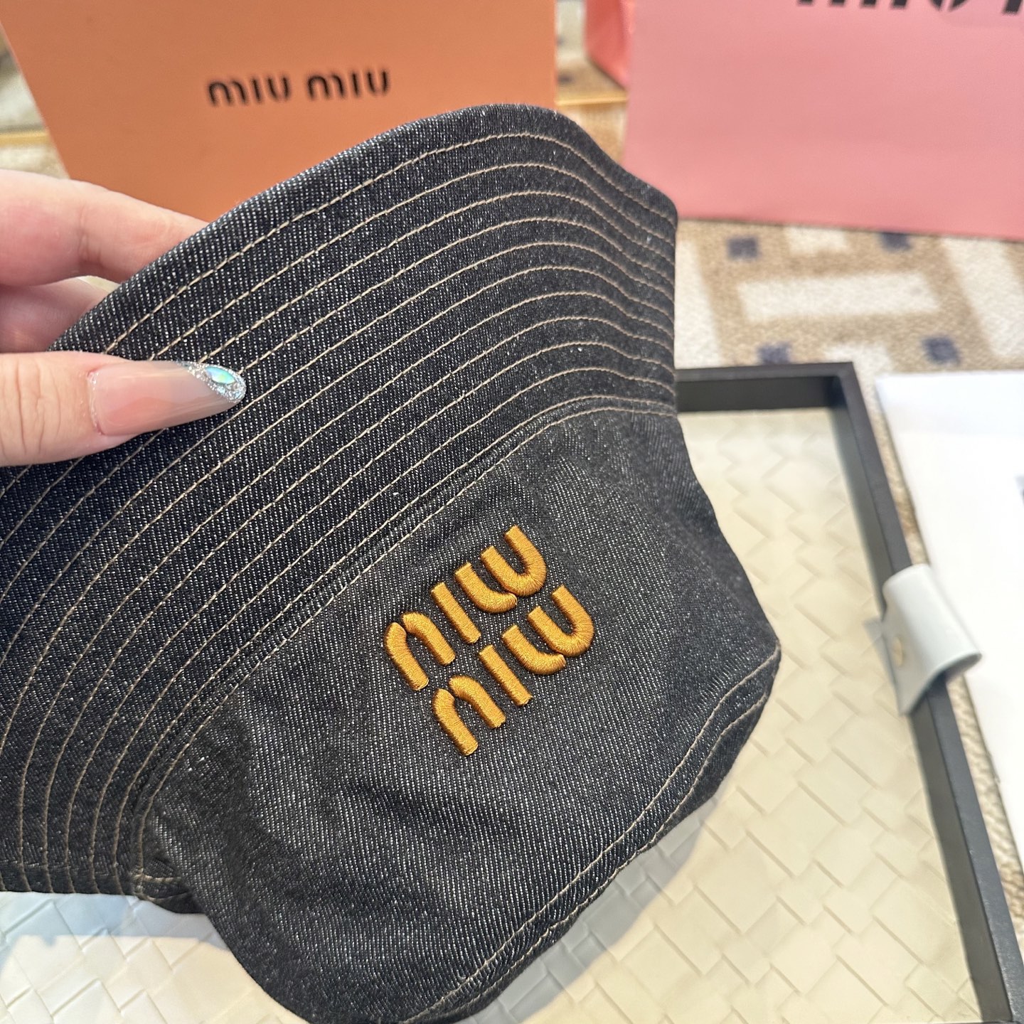 Miu Miu miumiu双面渔夫帽 开模定制，头围57cm男女通用