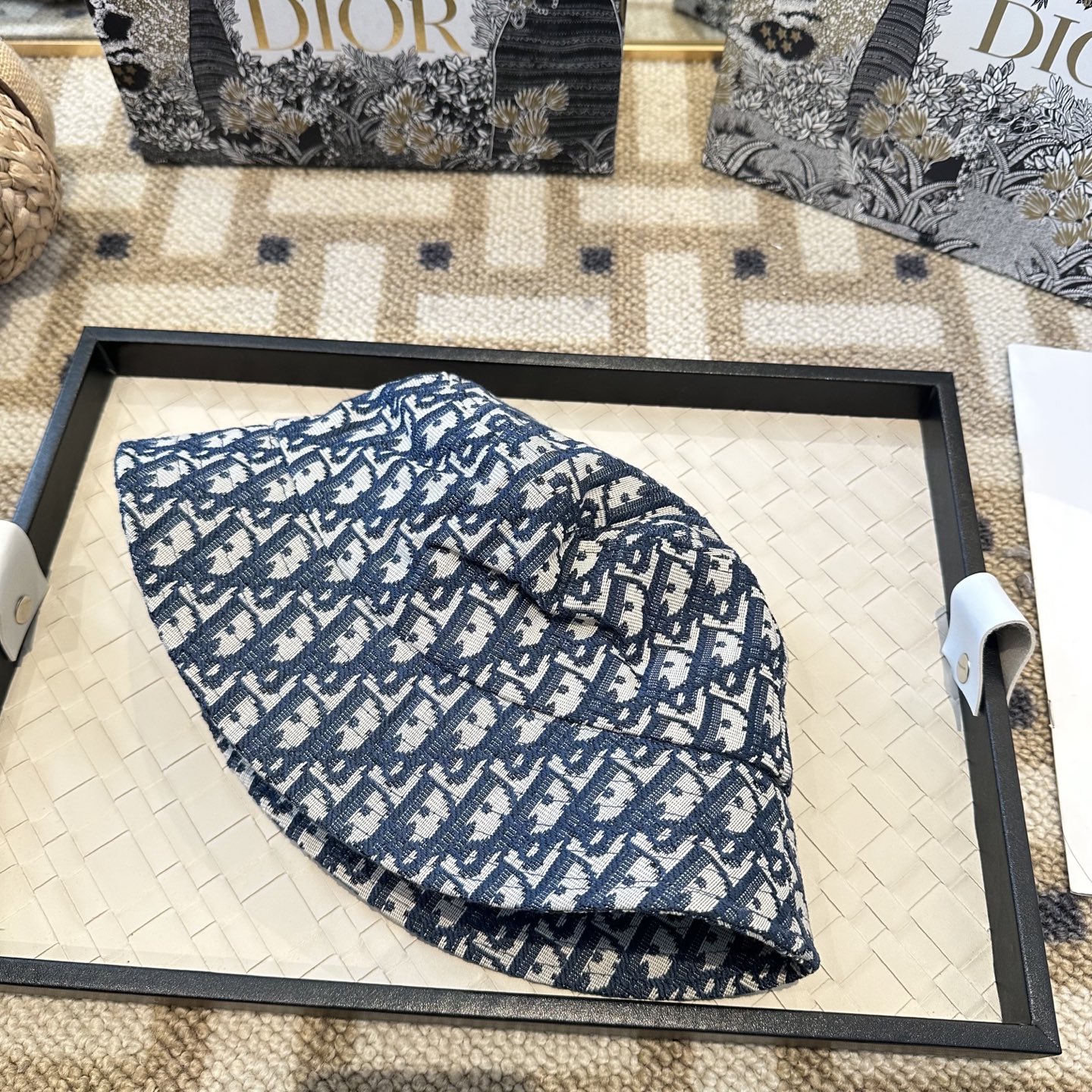 Dior 迪奥 新款原单渔夫帽， 精致純也格调很有感觉，很酷很时尚，专柜断货热门，质量超赞