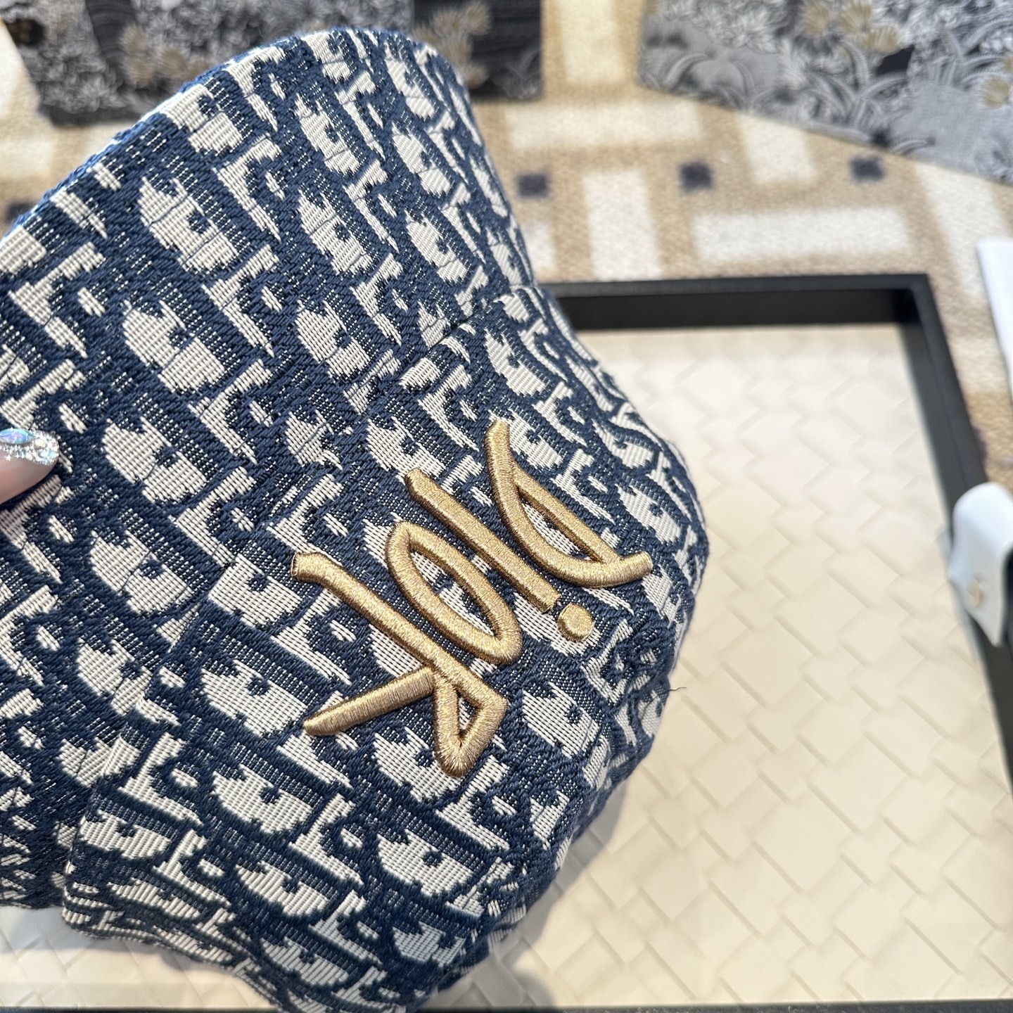 Dior 迪奥 新款原单渔夫帽， 精致純也格调很有感觉，很酷很时尚，专柜断货热门，质量超赞