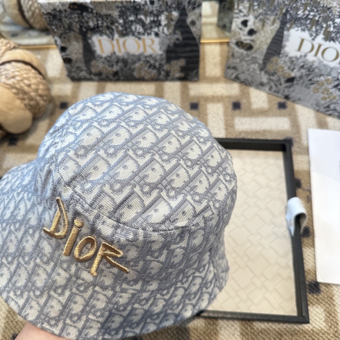 Dior 迪奥 新款原单渔夫帽， 精致純也格调很有感觉，很酷很时尚，专柜断货热门，质量超赞