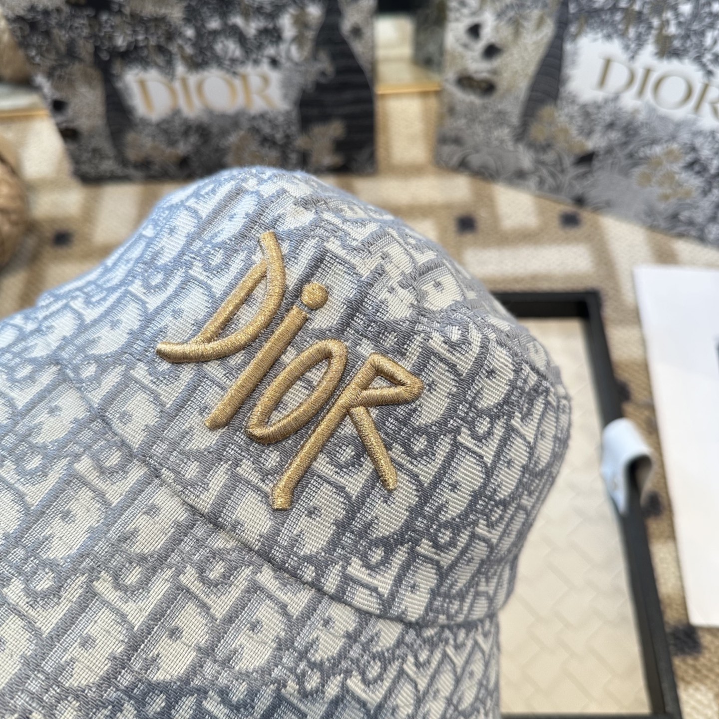 Dior 迪奥 新款原单渔夫帽， 精致純也格调很有感觉，很酷很时尚，专柜断货热门，质量超赞