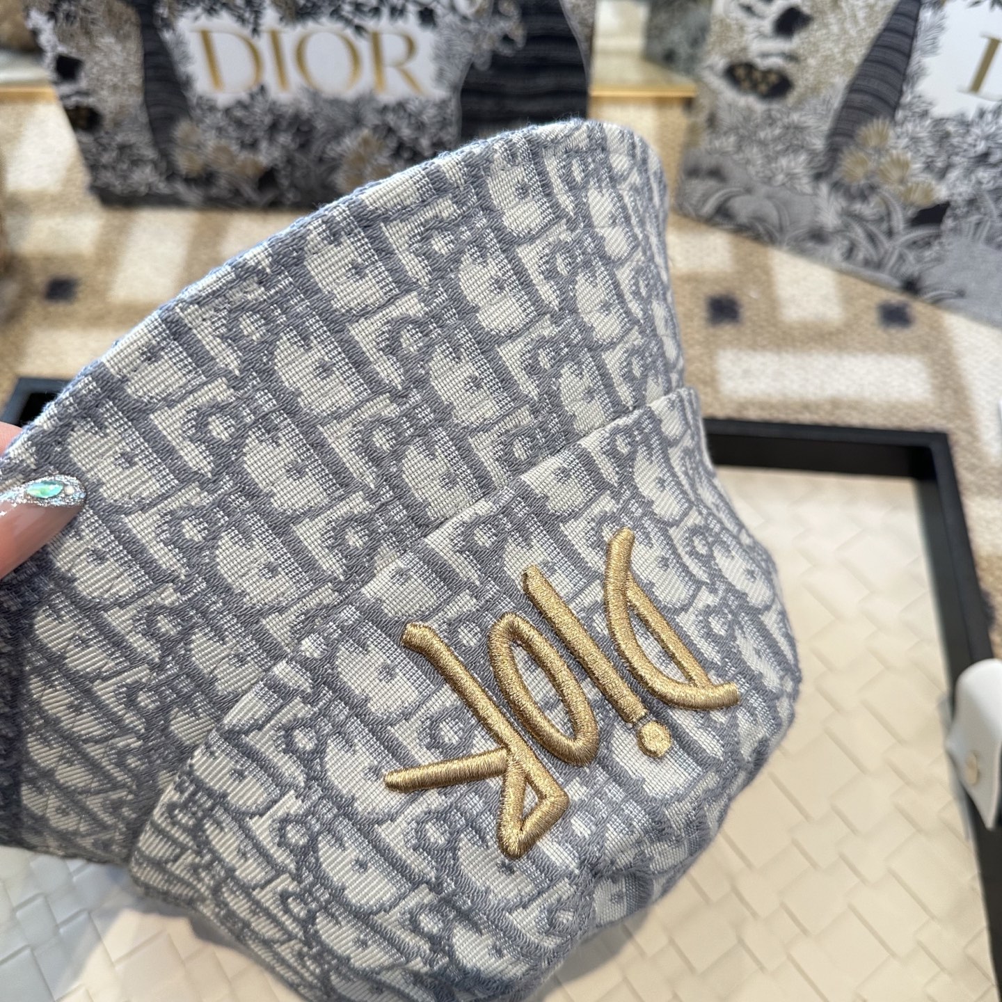 Dior 迪奥 新款原单渔夫帽， 精致純也格调很有感觉，很酷很时尚，专柜断货热门，质量超赞