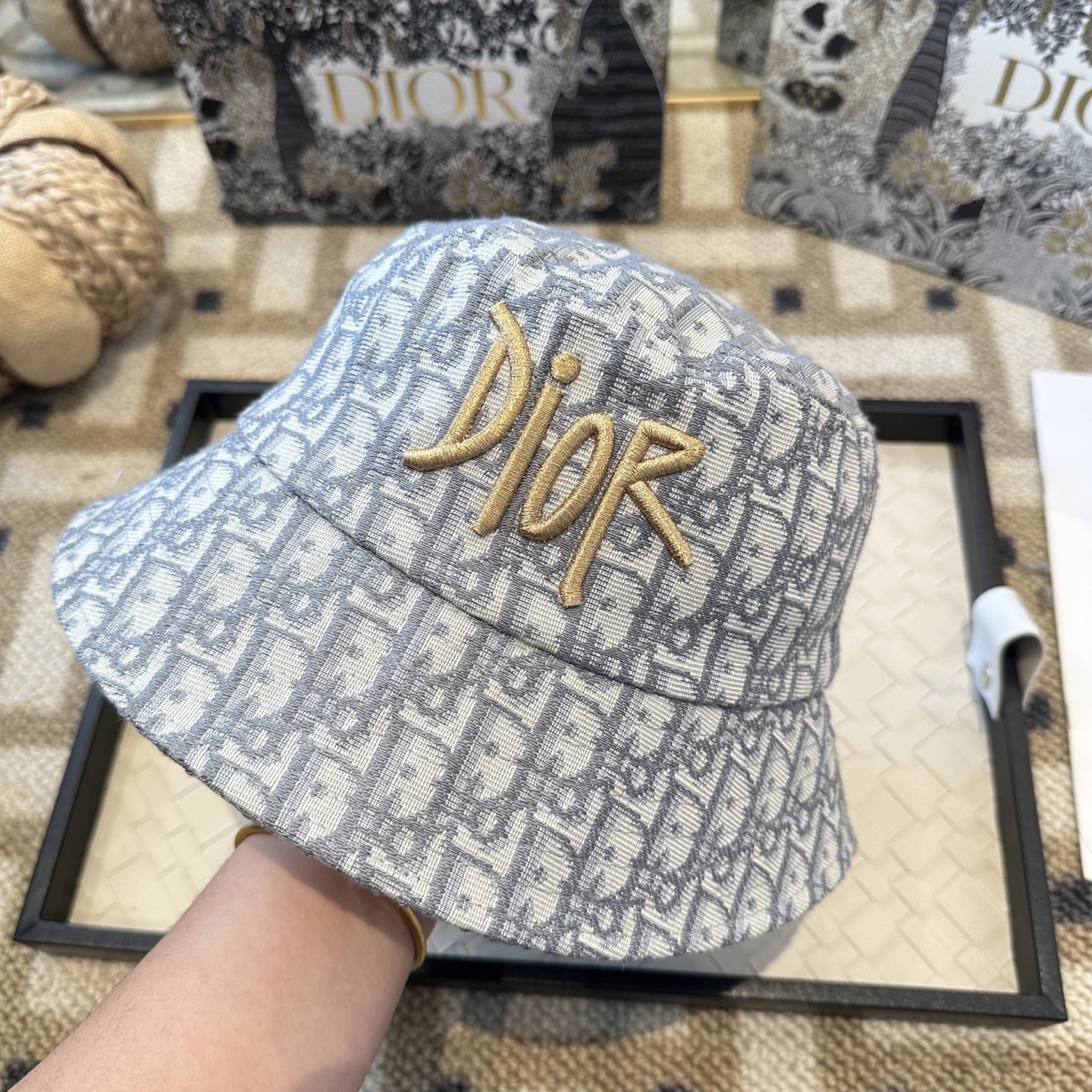 Dior 迪奥 新款原单渔夫帽， 精致純也格调很有感觉，很酷很时尚，专柜断货热门，质量超赞