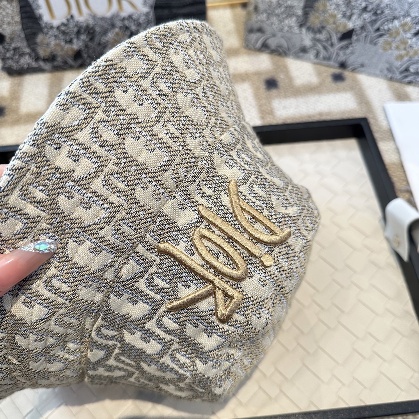 Dior 迪奥 新款原单渔夫帽， 精致純也格调很有感觉，很酷很时尚，专柜断货热门，质量超赞