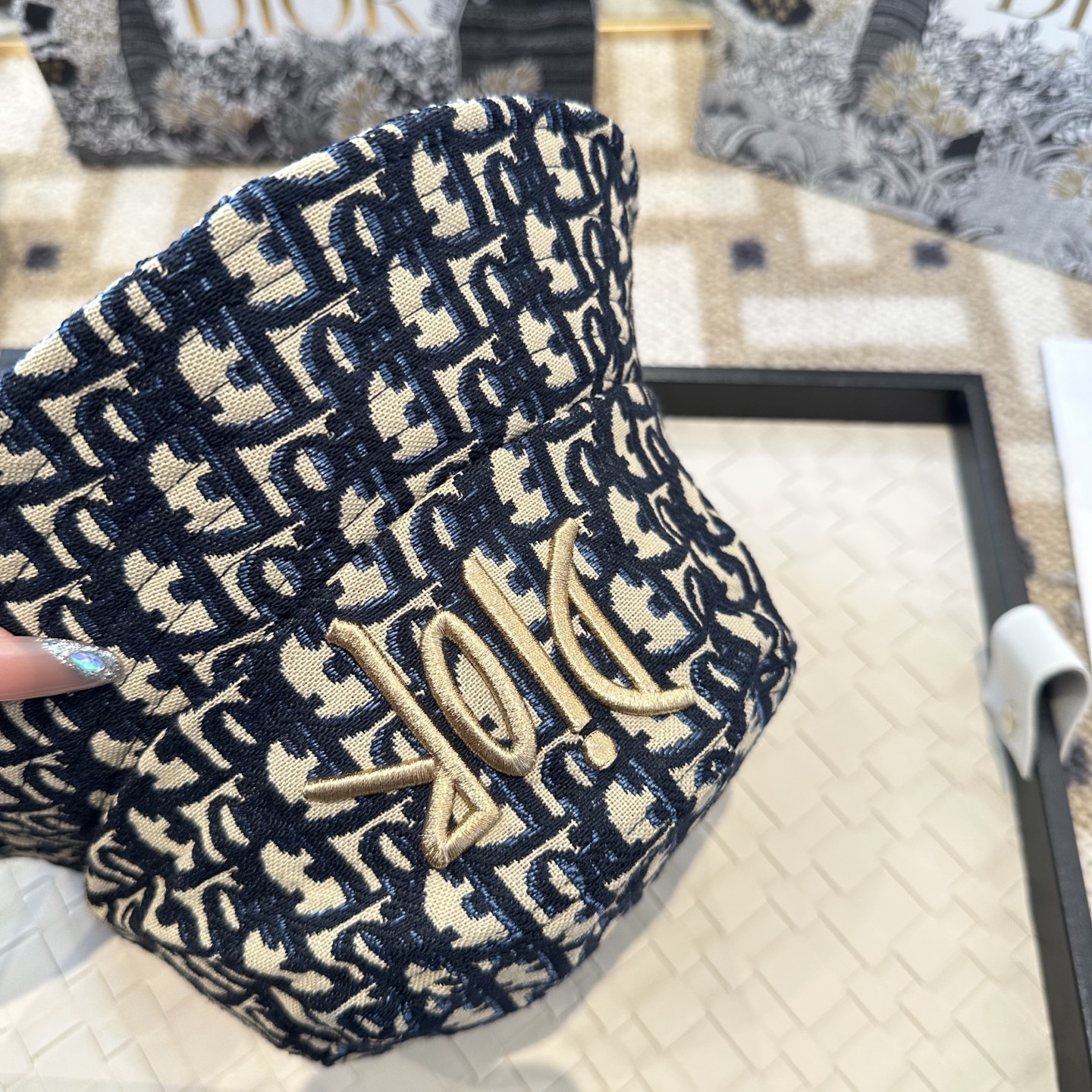 Dior 迪奥 新款原单渔夫帽， 精致純也格调很有感觉，很酷很时尚，专柜断货热门，质量超赞