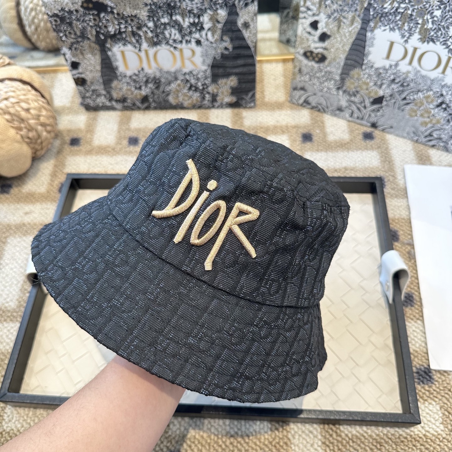 Dior 迪奥 新款原单渔夫帽， 精致純也格调很有感觉，很酷很时尚，专柜断货热门，质量超赞