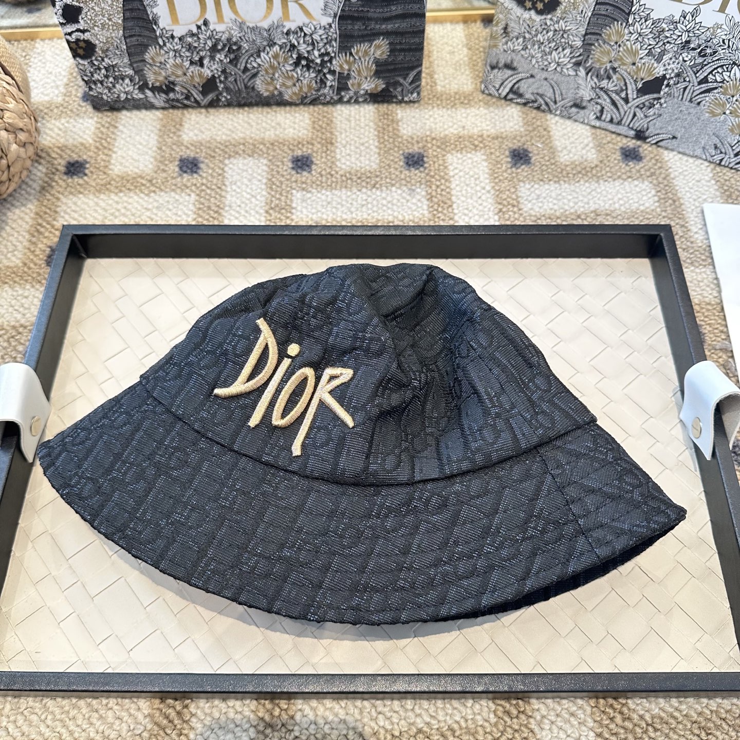 Dior 迪奥 新款原单渔夫帽， 精致純也格调很有感觉，很酷很时尚，专柜断货热门，质量超赞