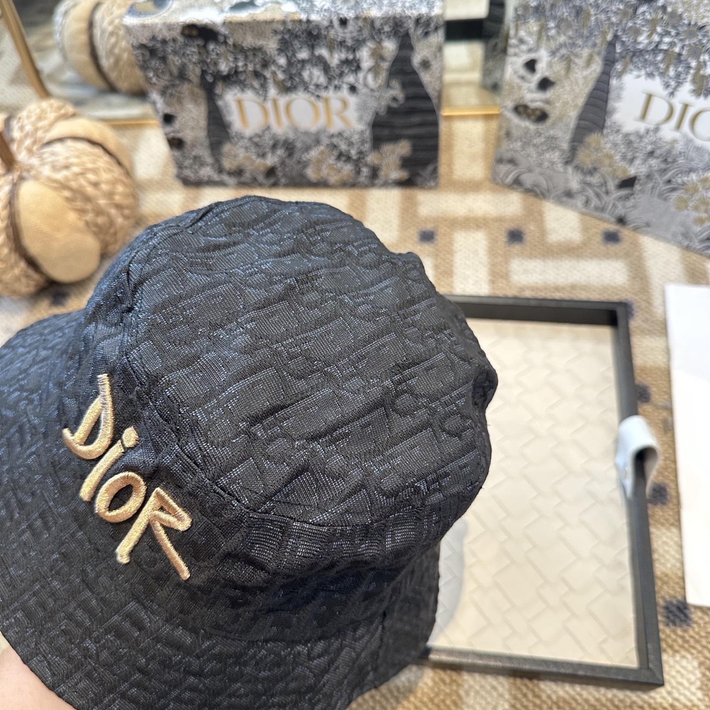 Dior 迪奥 新款原单渔夫帽， 精致純也格调很有感觉，很酷很时尚，专柜断货热门，质量超赞