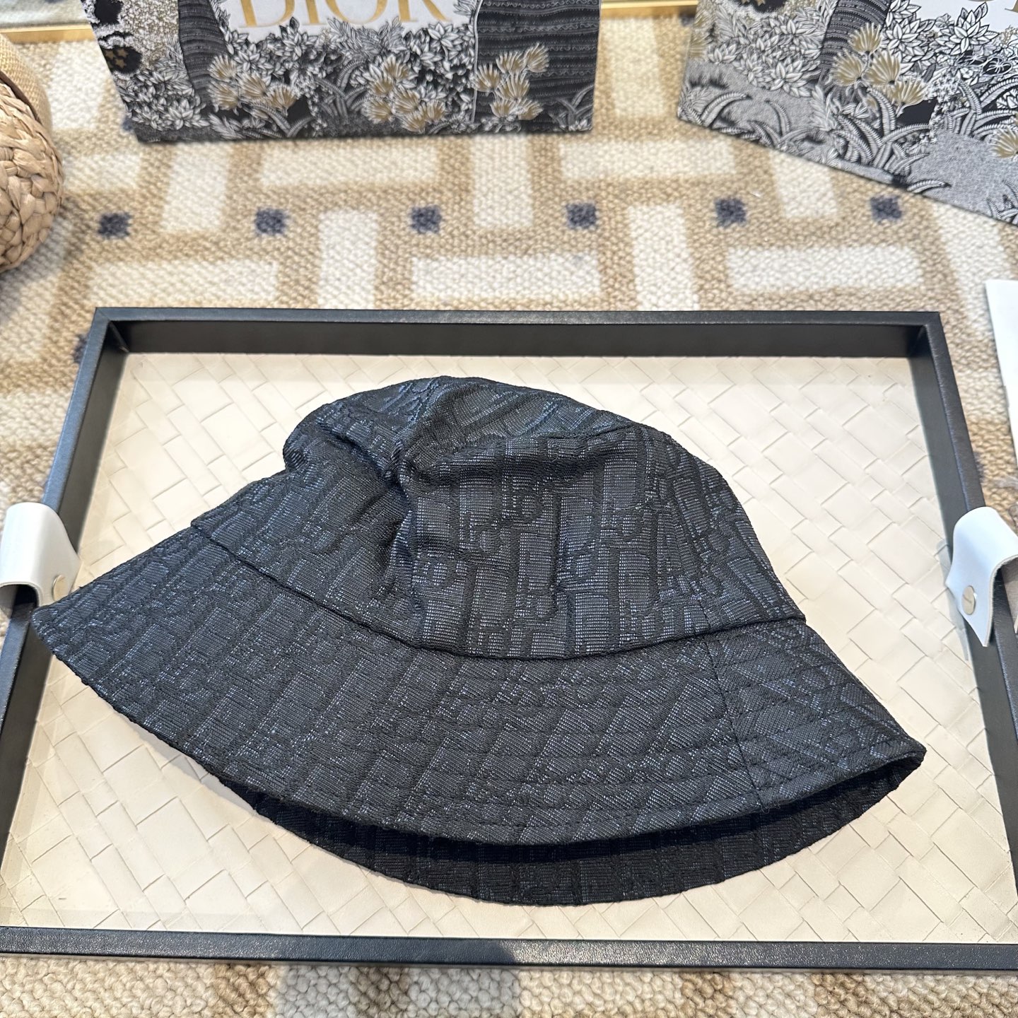 Dior 迪奥 新款原单渔夫帽， 精致純也格调很有感觉，很酷很时尚，专柜断货热门，质量超赞