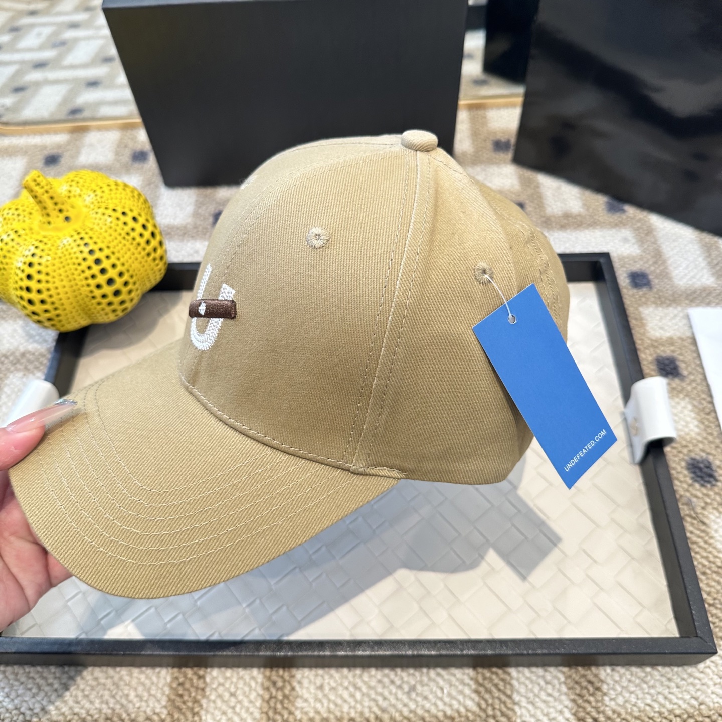 潮牌棒球帽 简单休闲风的棒球帽 减龄百搭 适配度很高！简单随性~出街拍照拗造型非常加分~男女同款 随意搭