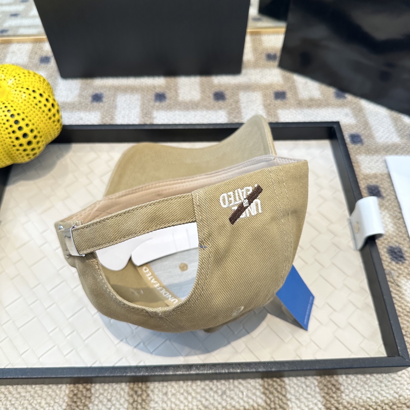 潮牌棒球帽 简单休闲风的棒球帽 减龄百搭 适配度很高！简单随性~出街拍照拗造型非常加分~男女同款 随意搭