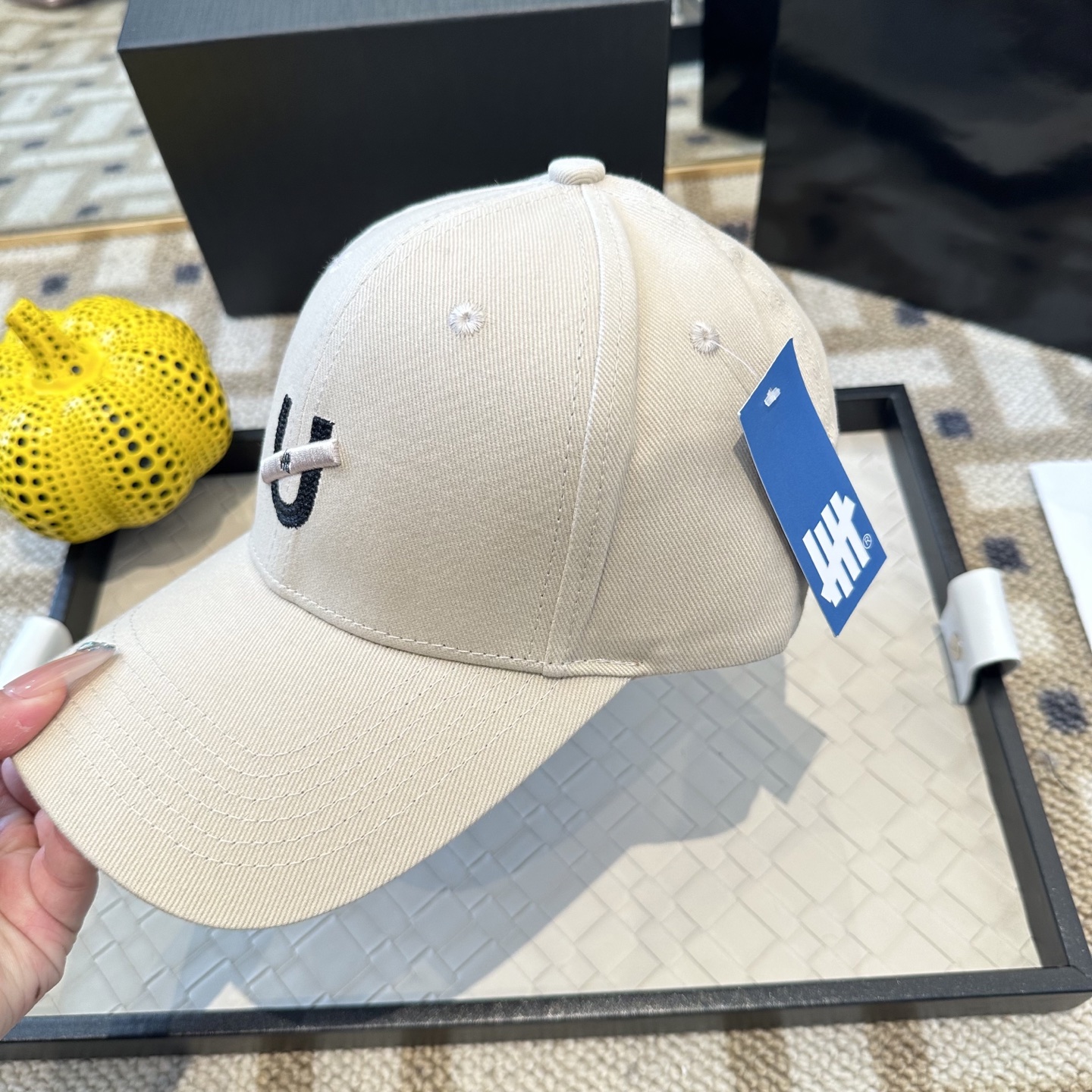 潮牌棒球帽 简单休闲风的棒球帽 减龄百搭 适配度很高！简单随性~出街拍照拗造型非常加分~男女同款 随意搭