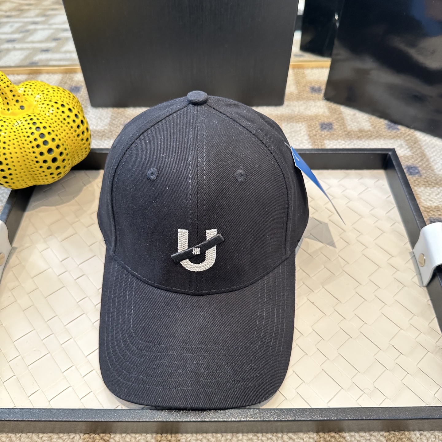 潮牌棒球帽 简单休闲风的棒球帽 减龄百搭 适配度很高！简单随性~出街拍照拗造型非常加分~男女同款 随意搭