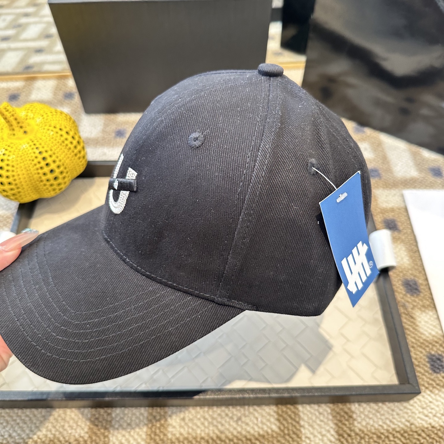 潮牌棒球帽 简单休闲风的棒球帽 减龄百搭 适配度很高！简单随性~出街拍照拗造型非常加分~男女同款 随意搭