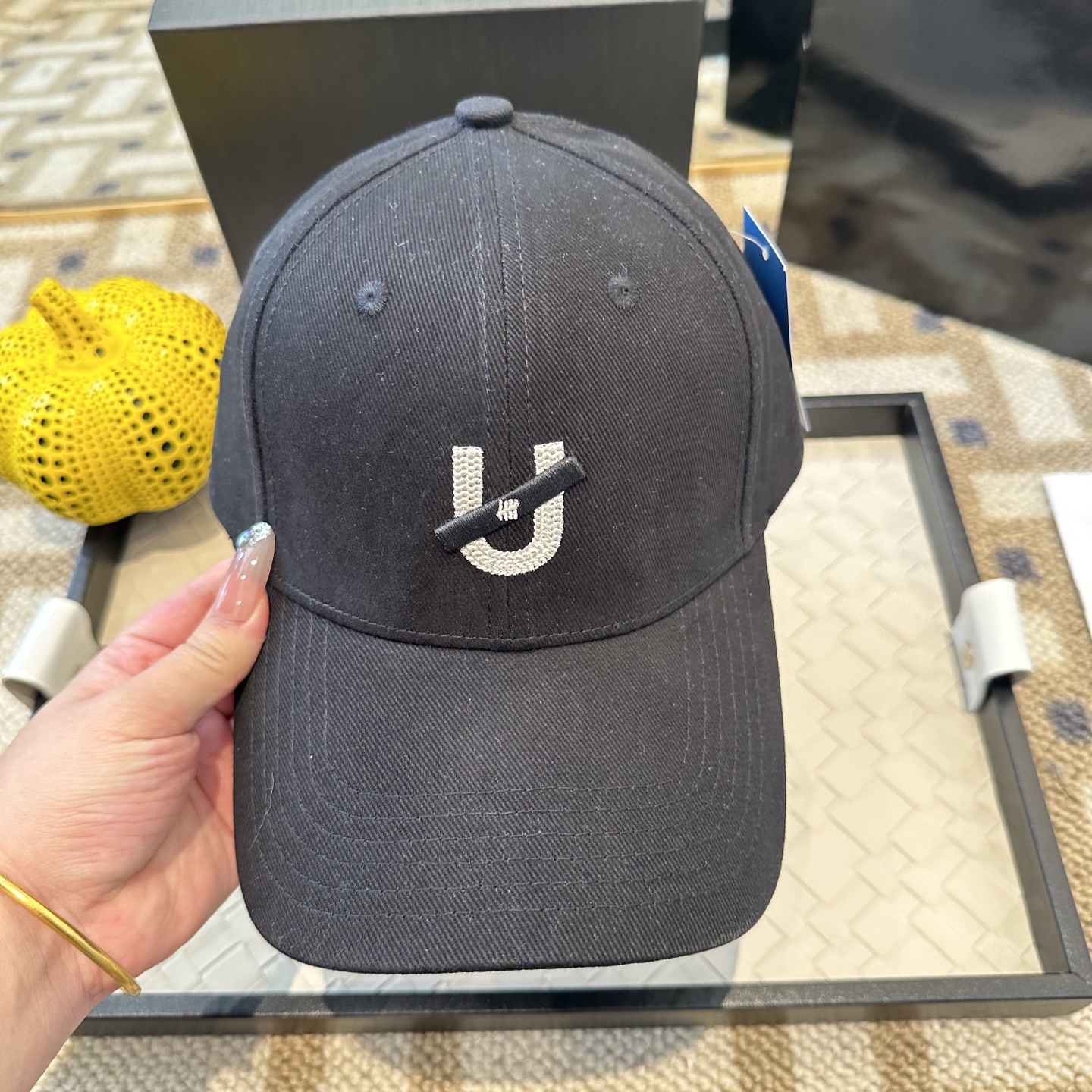 潮牌棒球帽 简单休闲风的棒球帽 减龄百搭 适配度很高！简单随性~出街拍照拗造型非常加分~男女同款 随意搭