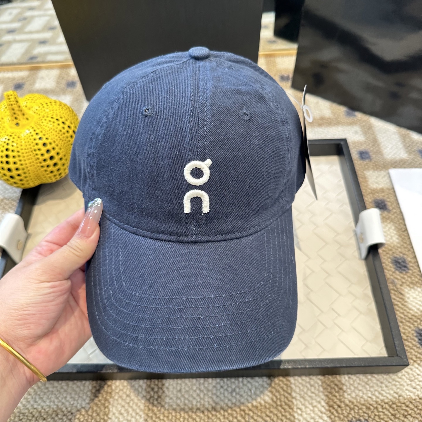 潮牌棒球帽 简单休闲风的棒球帽 减龄百搭 适配度很高！简单随性~出街拍照拗造型非常加分~男女同款 随意搭