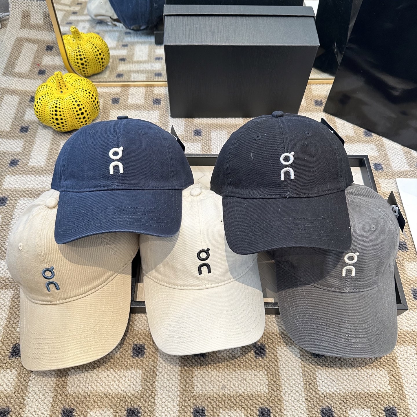 潮牌棒球帽 简单休闲风的棒球帽 减龄百搭 适配度很高！简单随性~出街拍照拗造型非常加分~男女同款 随意搭