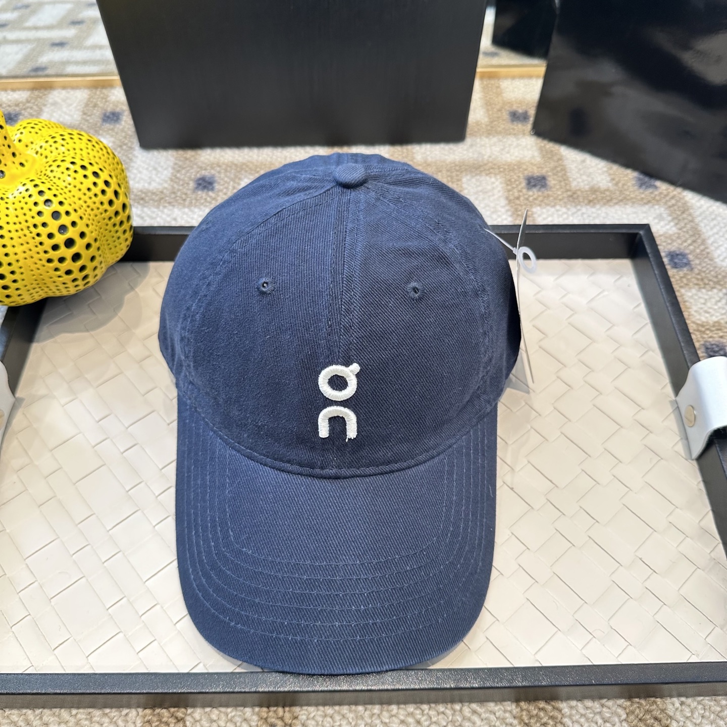 潮牌棒球帽 简单休闲风的棒球帽 减龄百搭 适配度很高！简单随性~出街拍照拗造型非常加分~男女同款 随意搭