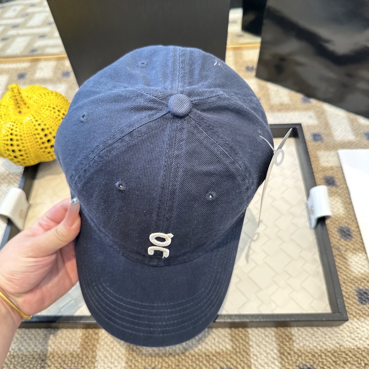 潮牌棒球帽 简单休闲风的棒球帽 减龄百搭 适配度很高！简单随性~出街拍照拗造型非常加分~男女同款 随意搭