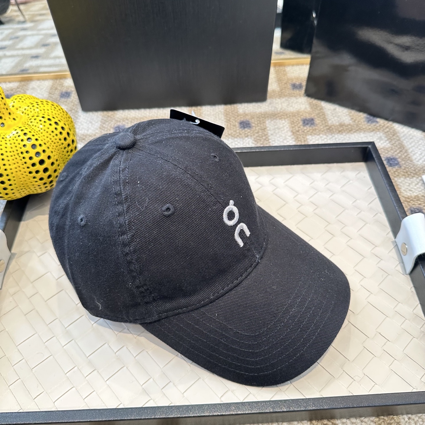 潮牌棒球帽 简单休闲风的棒球帽 减龄百搭 适配度很高！简单随性~出街拍照拗造型非常加分~男女同款 随意搭