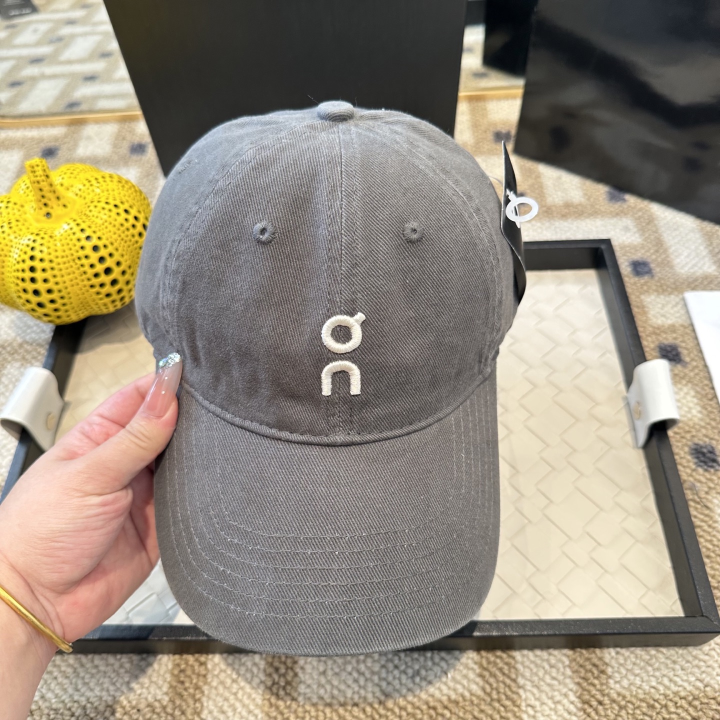 潮牌棒球帽 简单休闲风的棒球帽 减龄百搭 适配度很高！简单随性~出街拍照拗造型非常加分~男女同款 随意搭