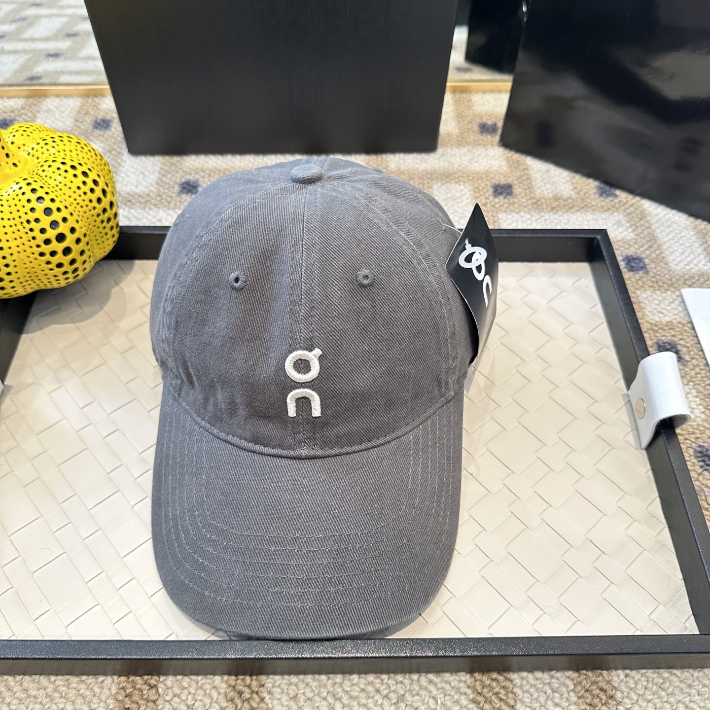 潮牌棒球帽 简单休闲风的棒球帽 减龄百搭 适配度很高！简单随性~出街拍照拗造型非常加分~男女同款 随意搭