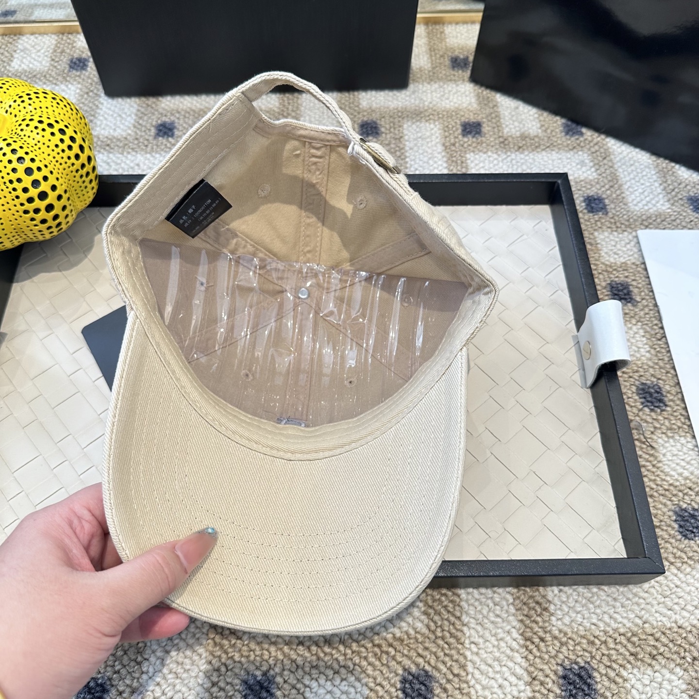 潮牌棒球帽 简单休闲风的棒球帽 减龄百搭 适配度很高！简单随性~出街拍照拗造型非常加分~男女同款 随意搭