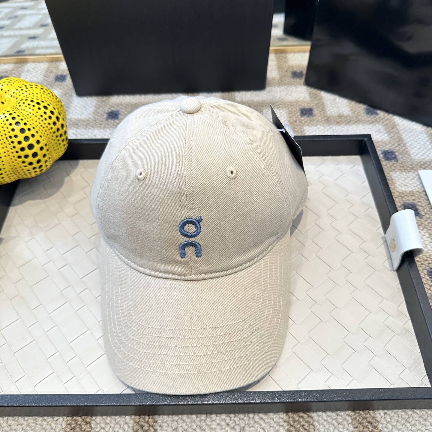 潮牌棒球帽 简单休闲风的棒球帽 减龄百搭 适配度很高！简单随性~出街拍照拗造型非常加分~男女同款 随意搭