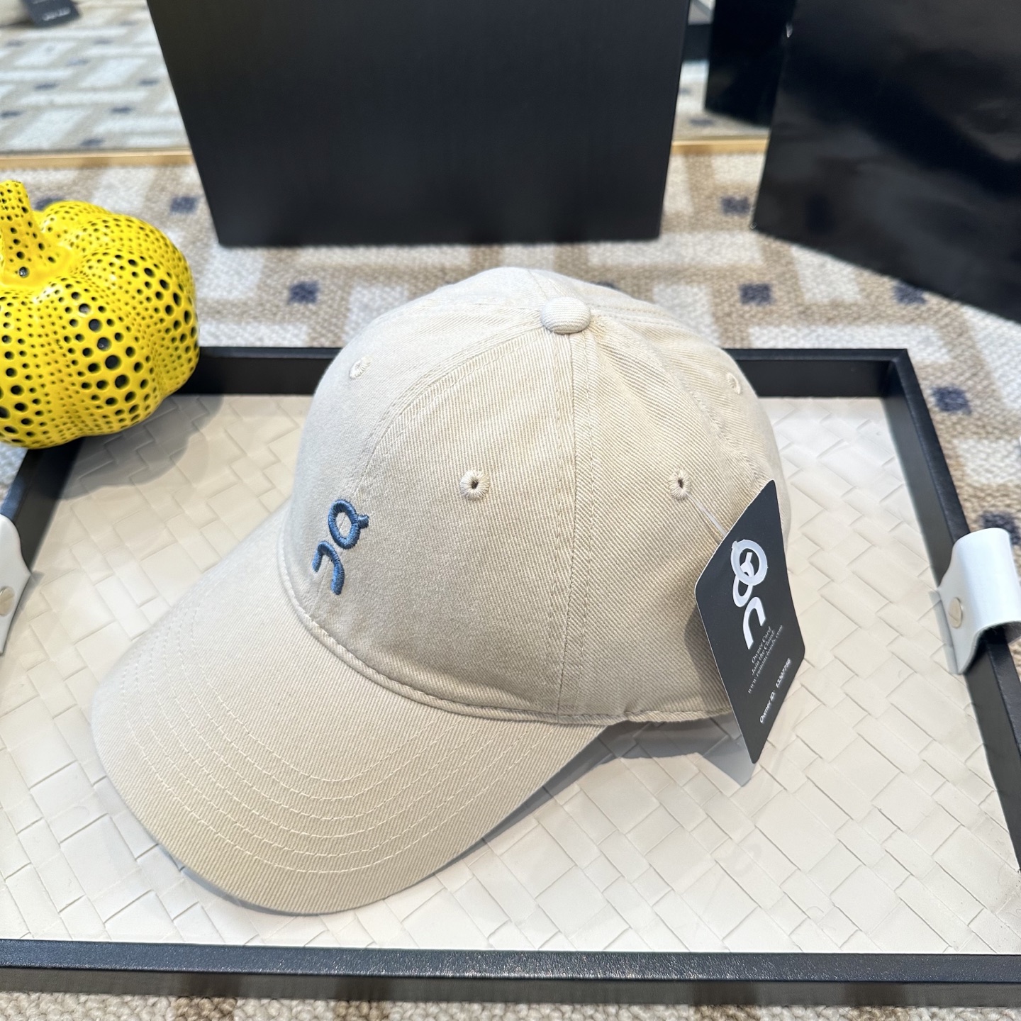 潮牌棒球帽 简单休闲风的棒球帽 减龄百搭 适配度很高！简单随性~出街拍照拗造型非常加分~男女同款 随意搭