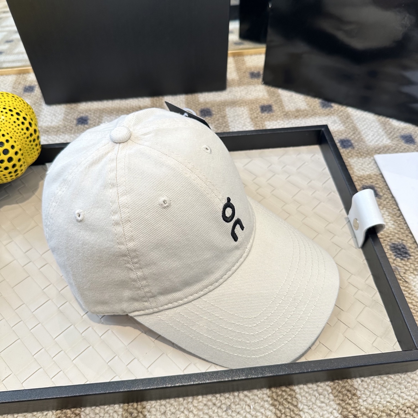 潮牌棒球帽 简单休闲风的棒球帽 减龄百搭 适配度很高！简单随性~出街拍照拗造型非常加分~男女同款 随意搭